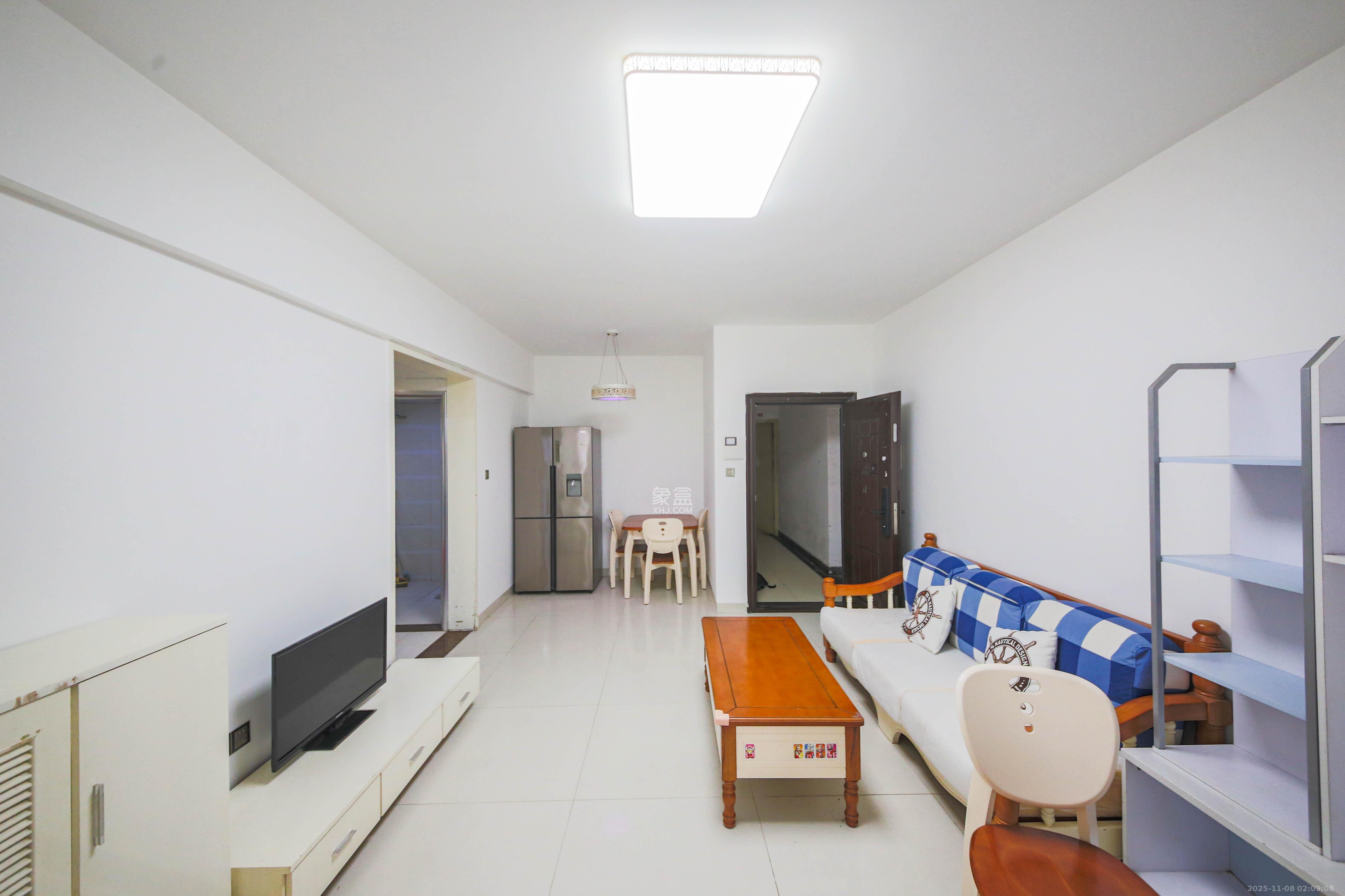 长大彩虹都 2室2厅1卫 40.8万 长大彩虹都 2室2厅1卫 40.8万客厅