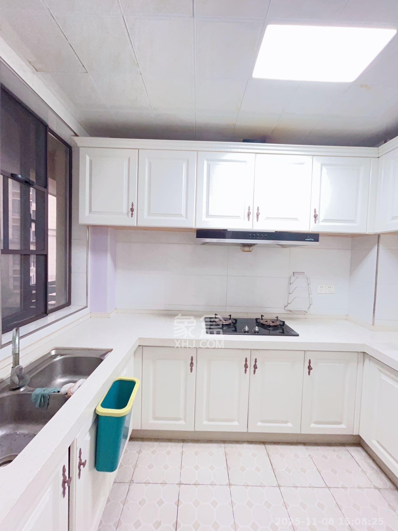 和泓梅溪四季 3室2厅2卫 2800.0元/月 和泓梅溪四季 3室2厅2卫 2800.0元/月室内图