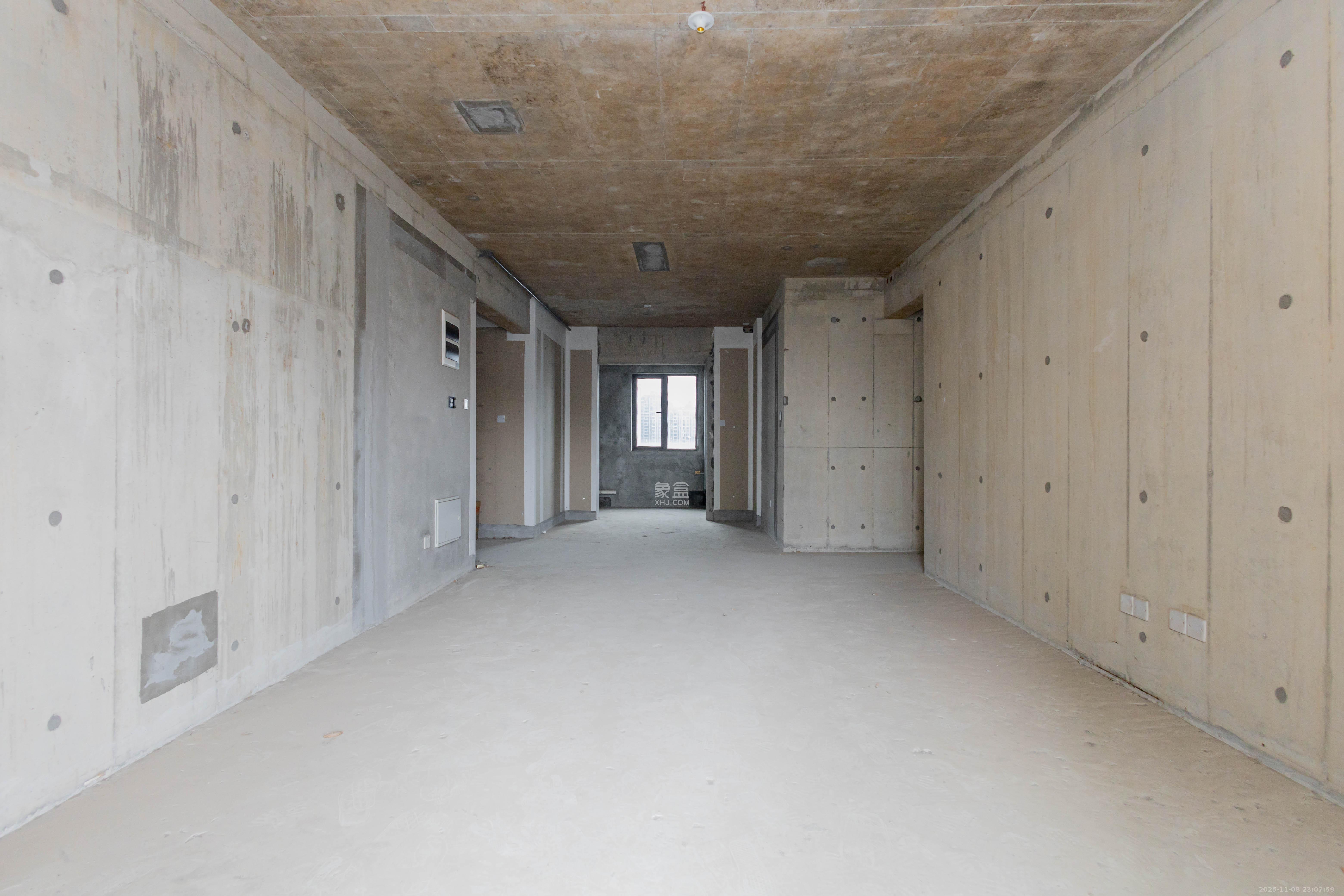 龙湖碧桂园天宸原著 4室2厅2卫 160.0万 龙湖碧桂园天宸原著 4室2厅2卫 160.0万客厅