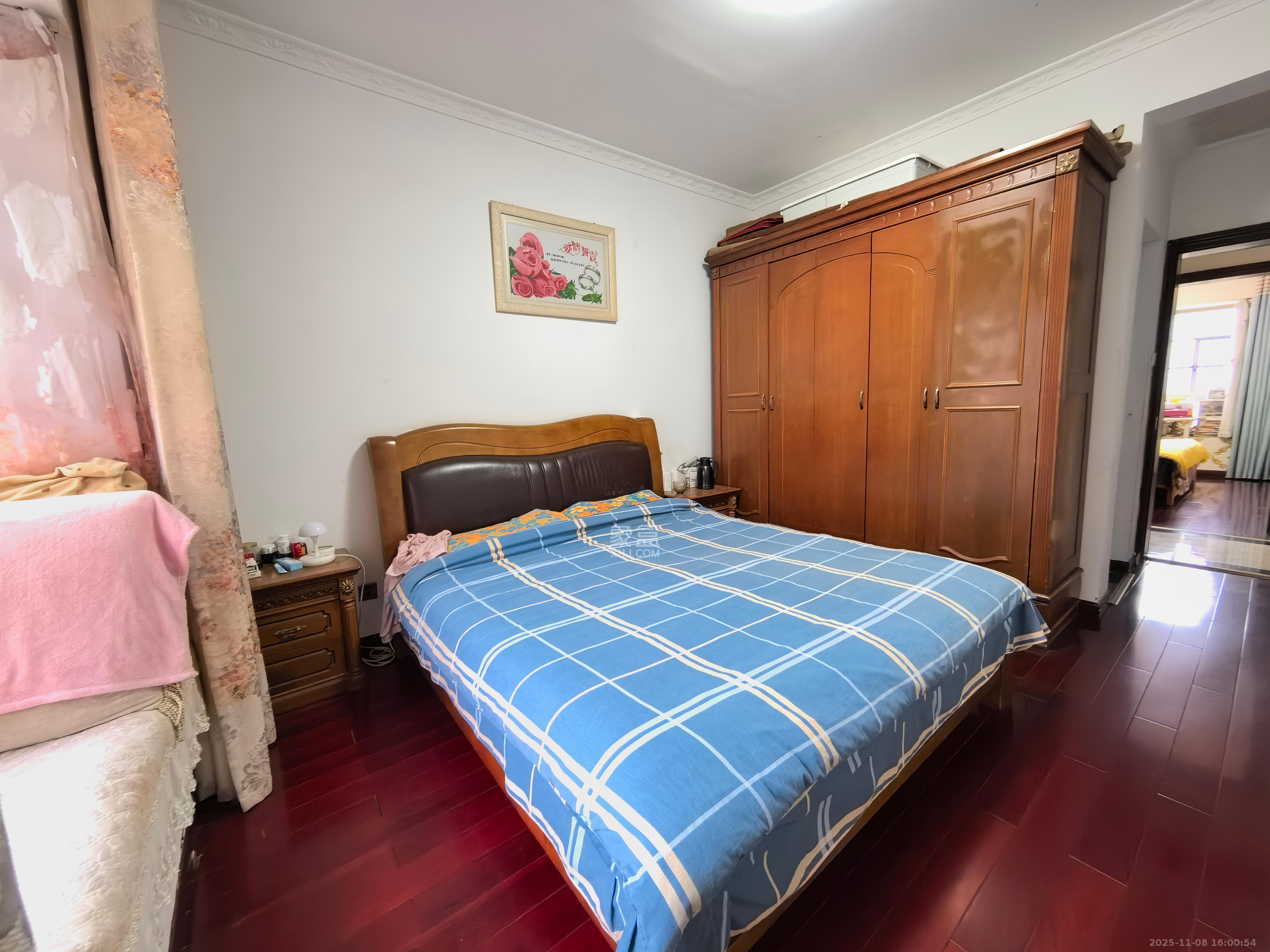 至雅小玲家园  3室2厅2卫    2200.0元/月室内图