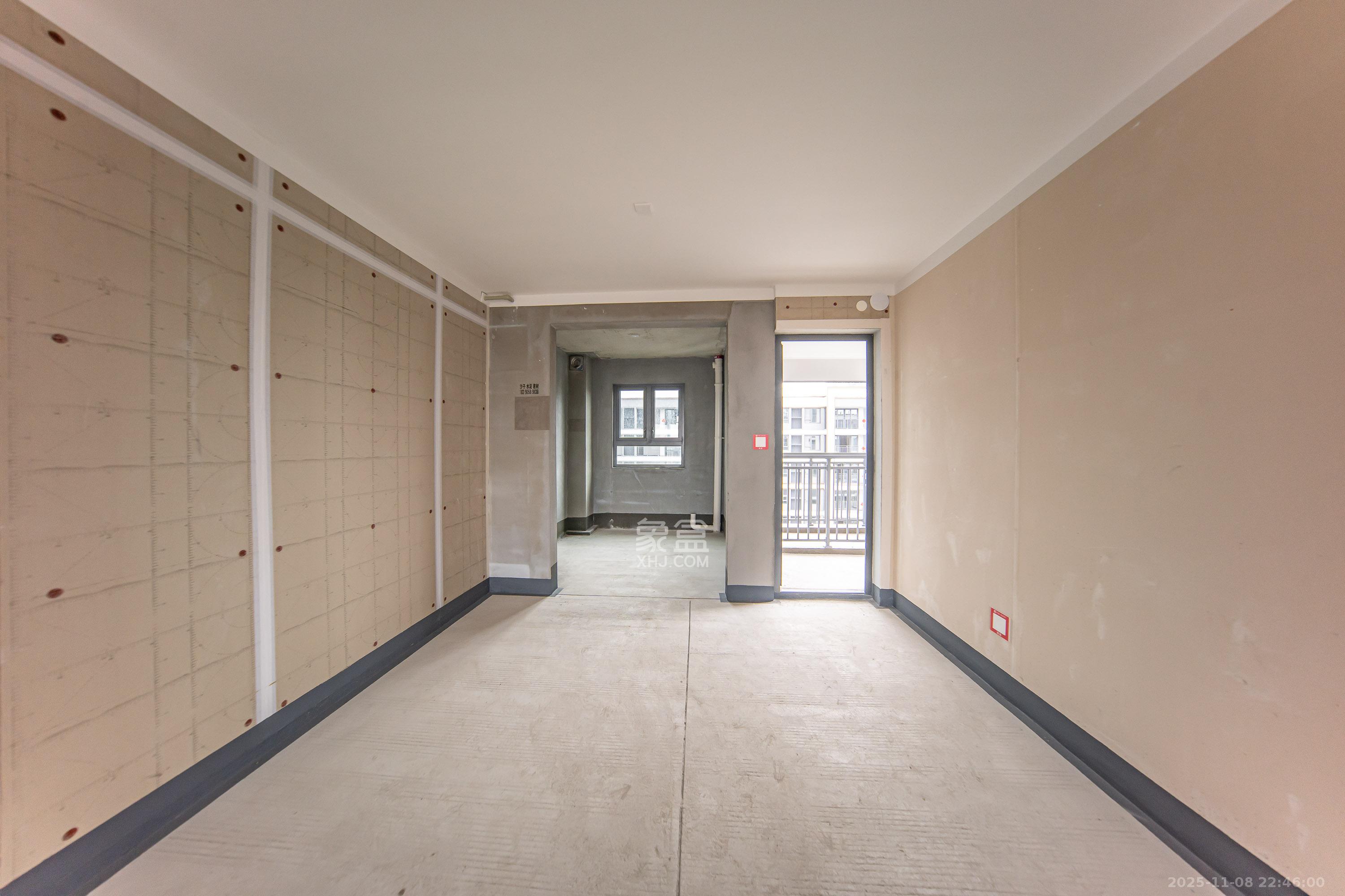 中海阅山府 4室2厅2卫 165.0万 中海阅山府 4室2厅2卫 165.0万客厅