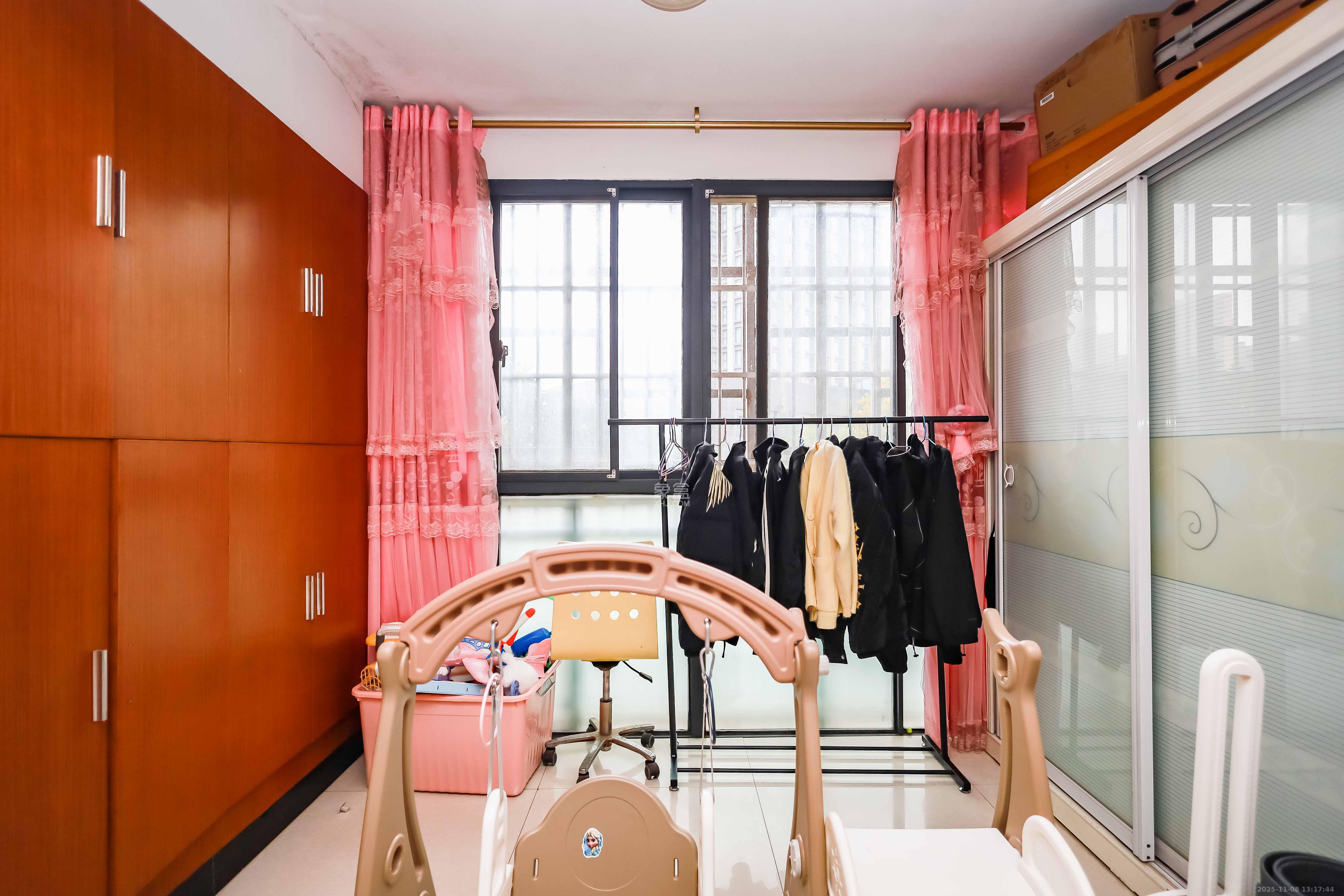 金科东方大院三四期  2室1厅1卫    58.0万阳台