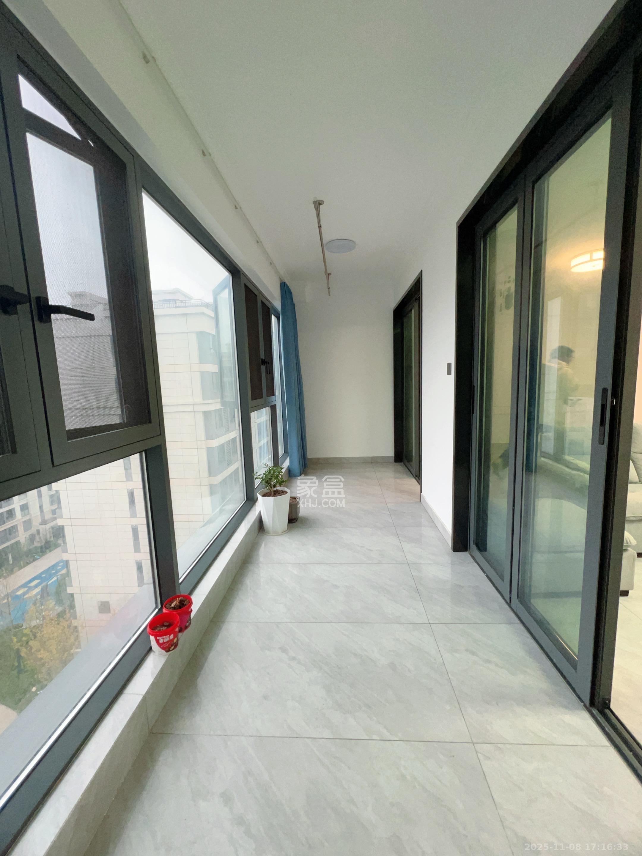 保利金香槟 4室2厅2卫 2800.0元/月 保利金香槟 4室2厅2卫 2800.0元/月室内图