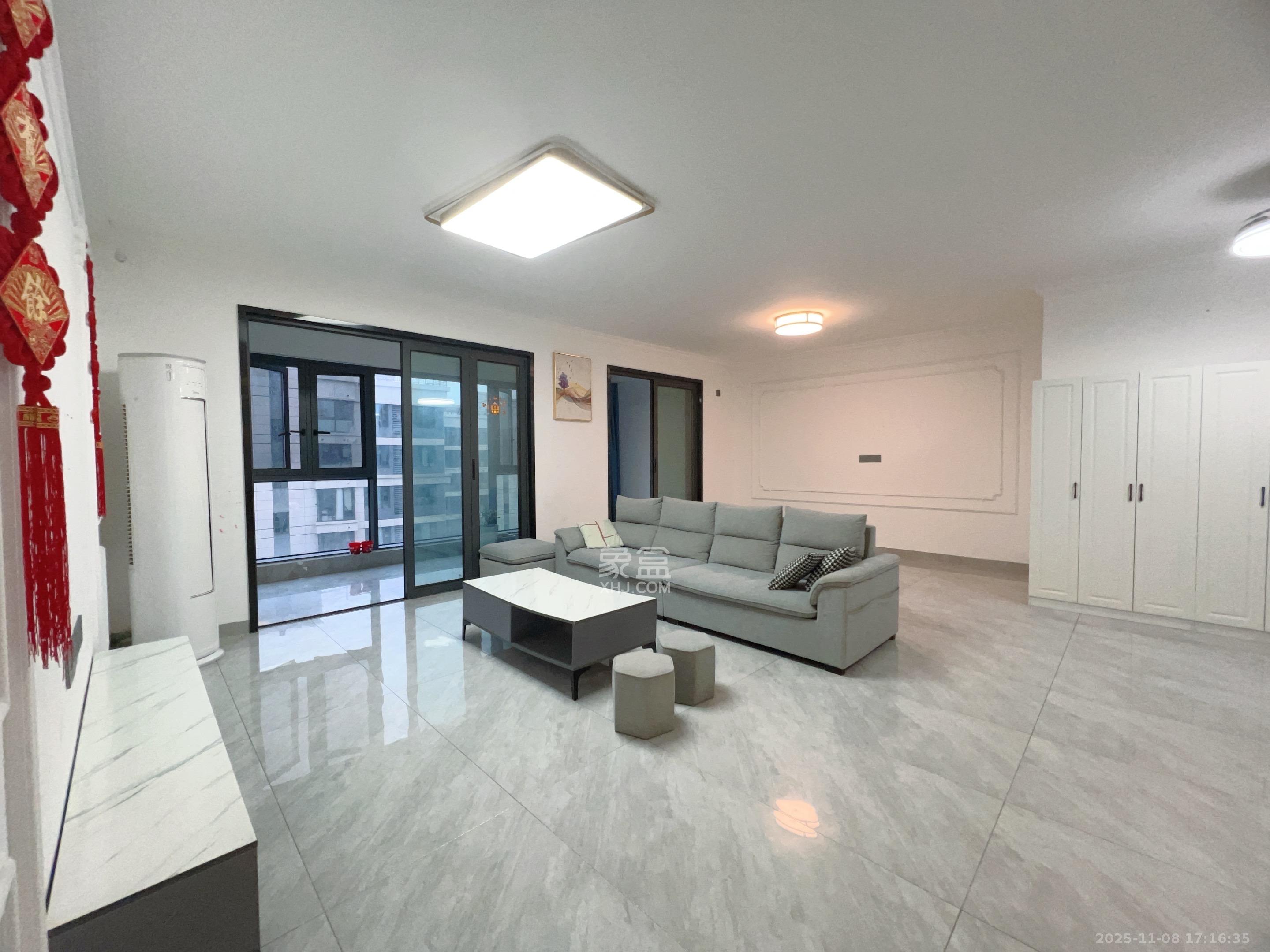 保利金香槟 4室2厅2卫 2800.0元/月 保利金香槟 4室2厅2卫 2800.0元/月室内图