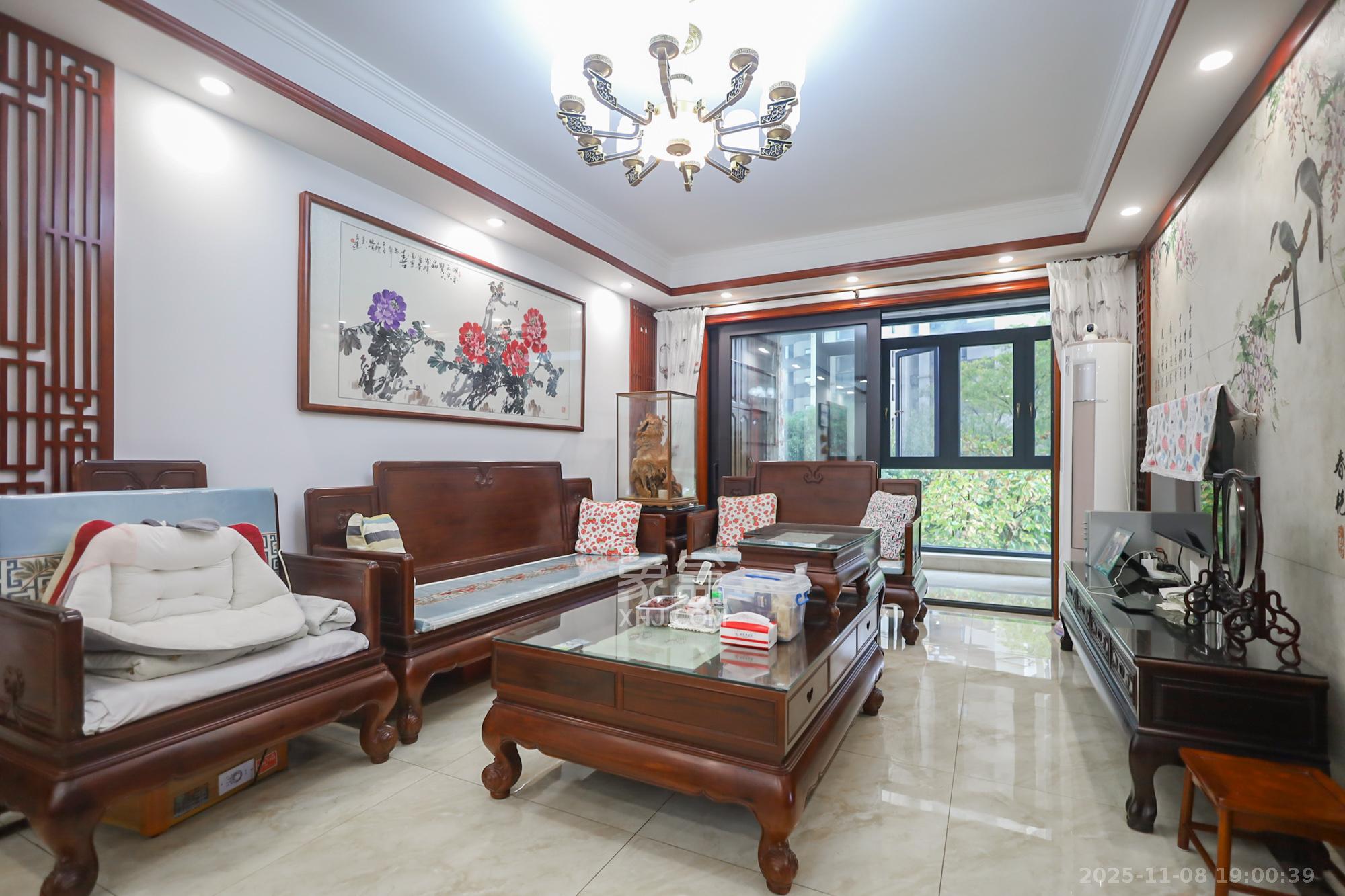 万科里金域国际  4室2厅2卫    248.0万客厅