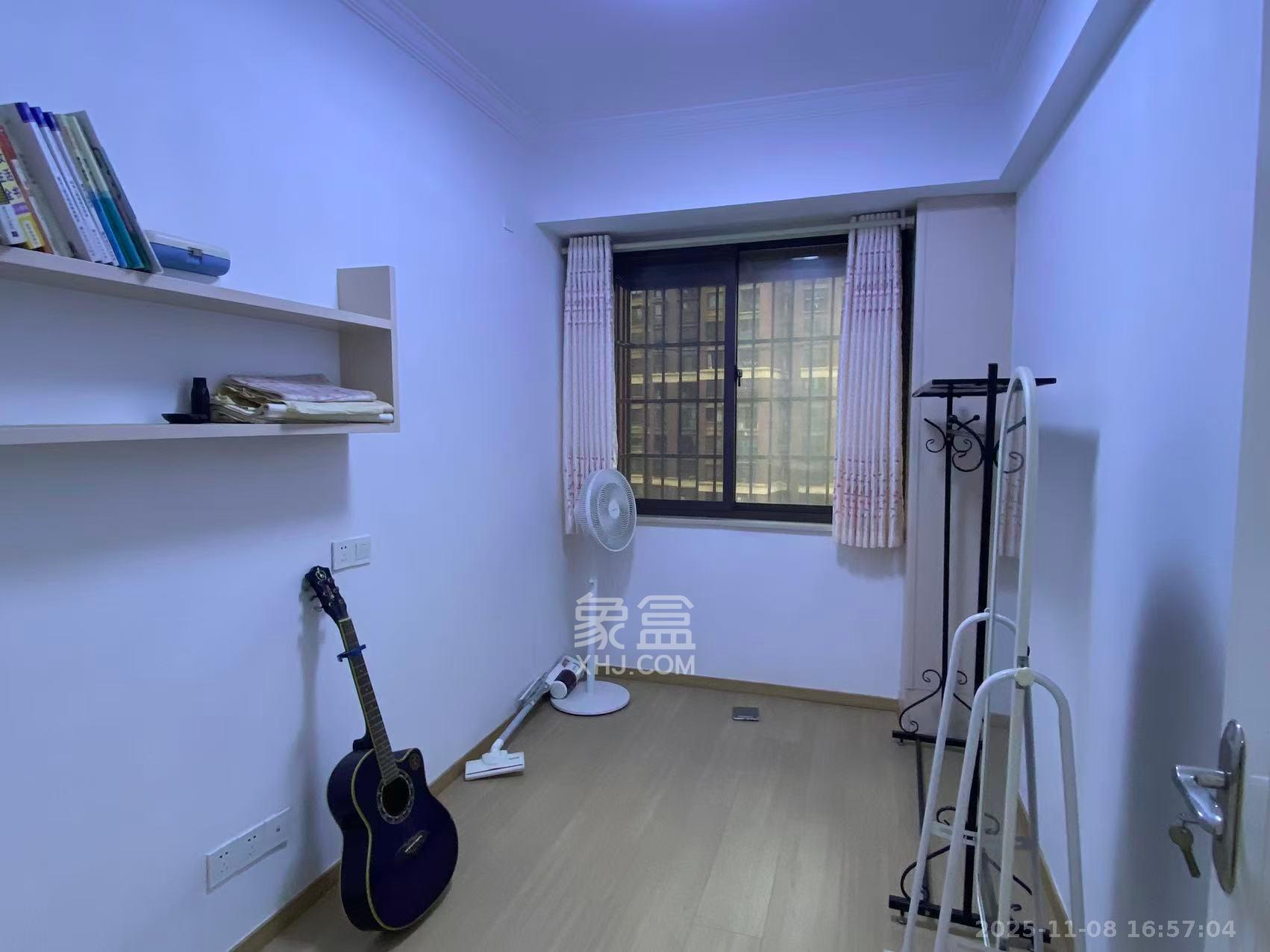 新城国际花都  3室2厅1卫    1700.0元/月室内图