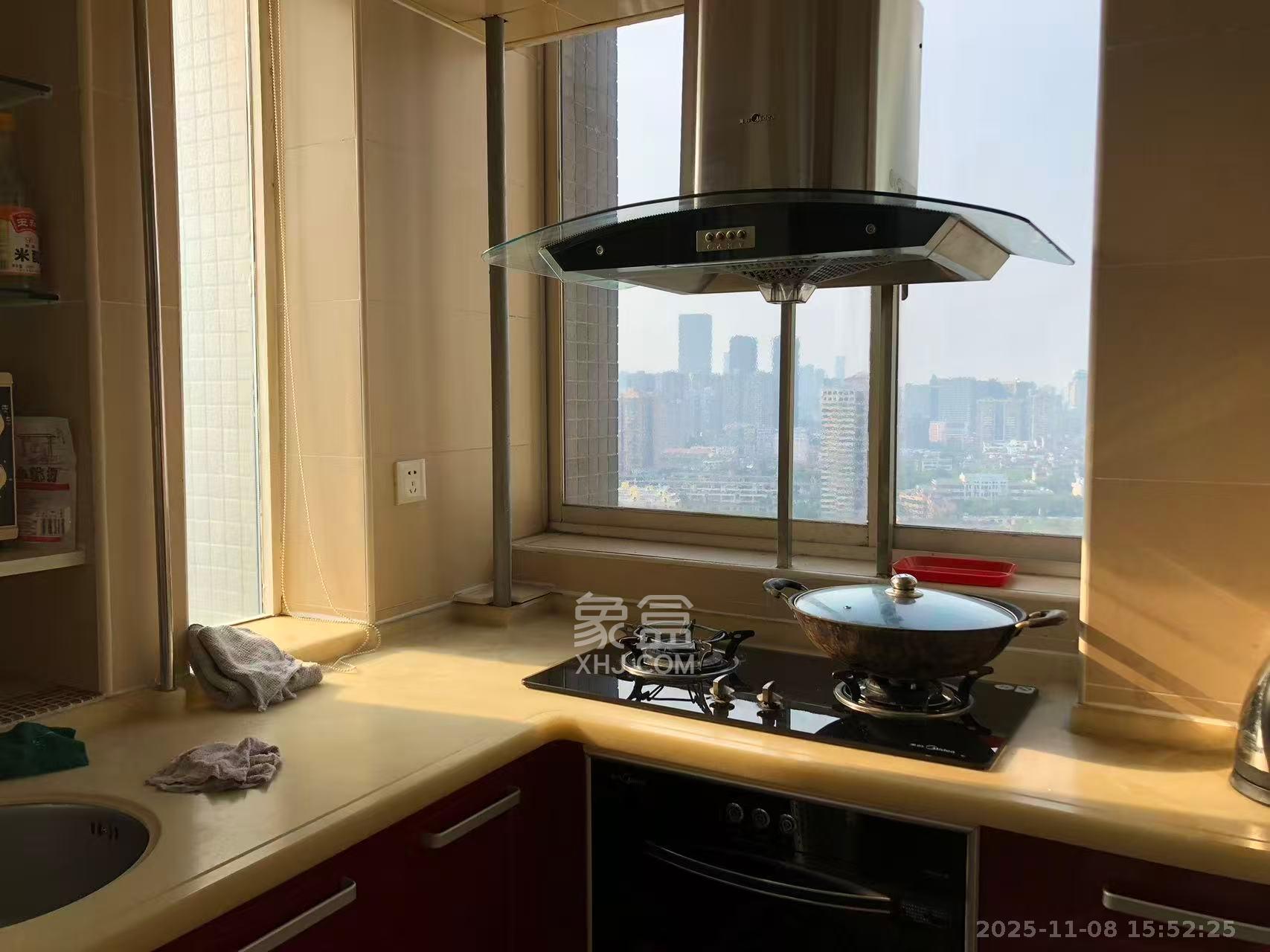 东一国际  1室1厅1卫    1800.0元/月室内图