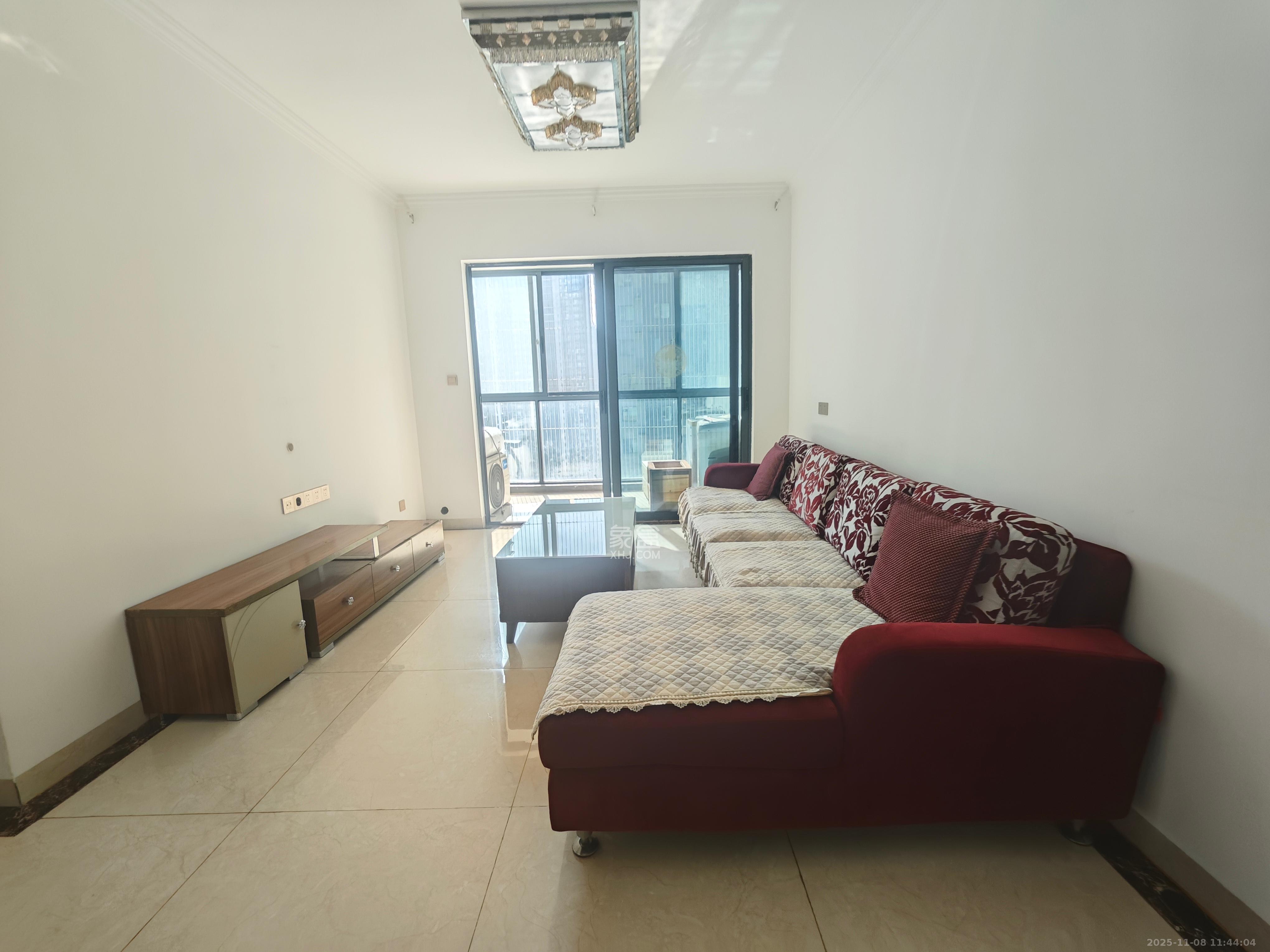 恒基凯旋门三期  3室2厅1卫    2000.0元/月