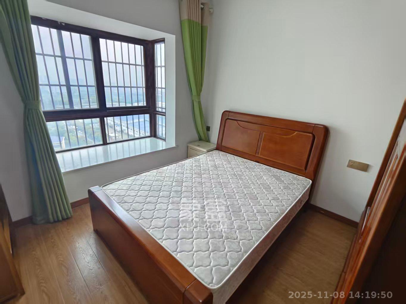 东方美地  3室2厅1卫    2400.0元/月室内图