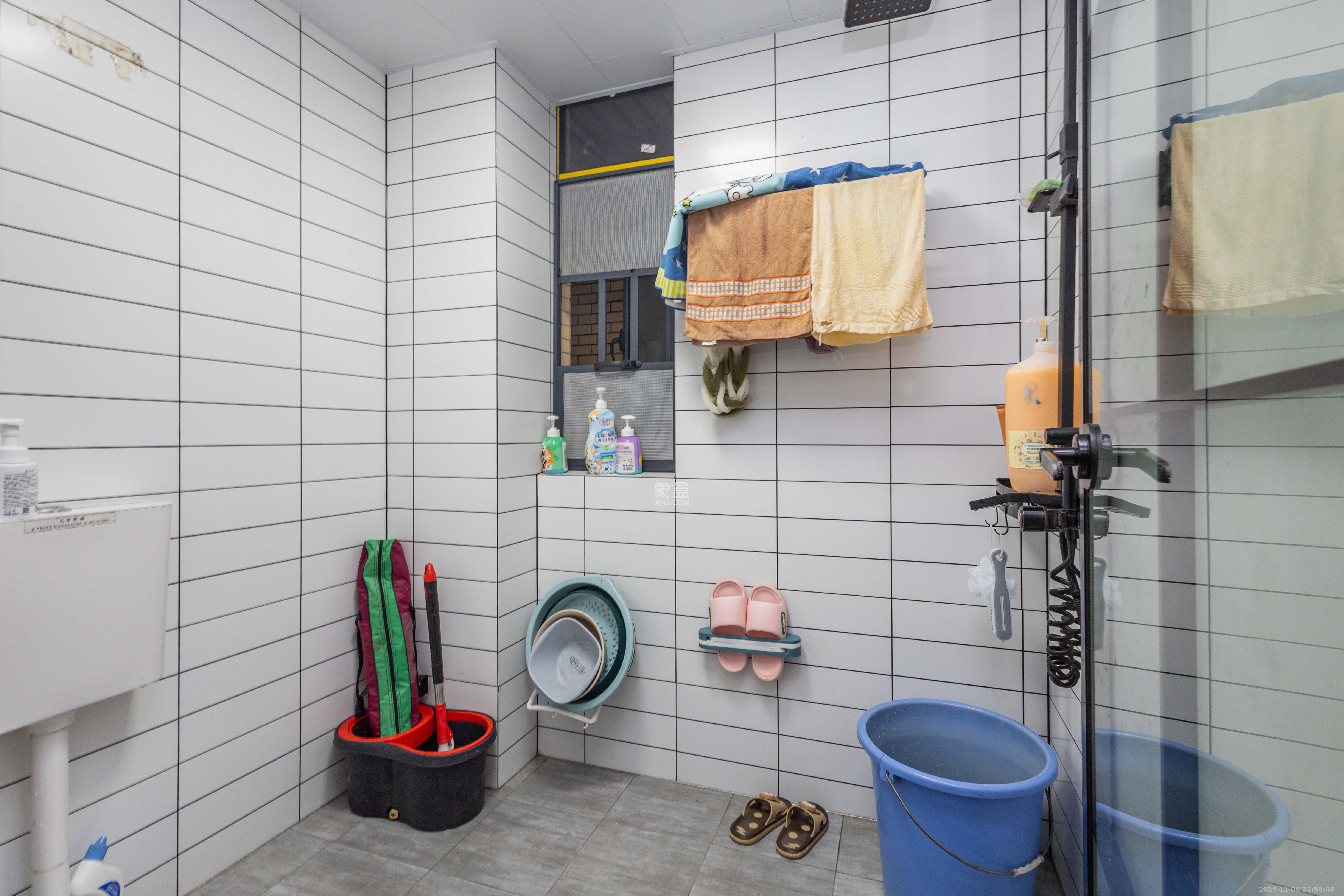 中国铁建国际城二期 2室2厅1卫 44.8万 中国铁建国际城二期 2室2厅1卫 44.8万卫生间