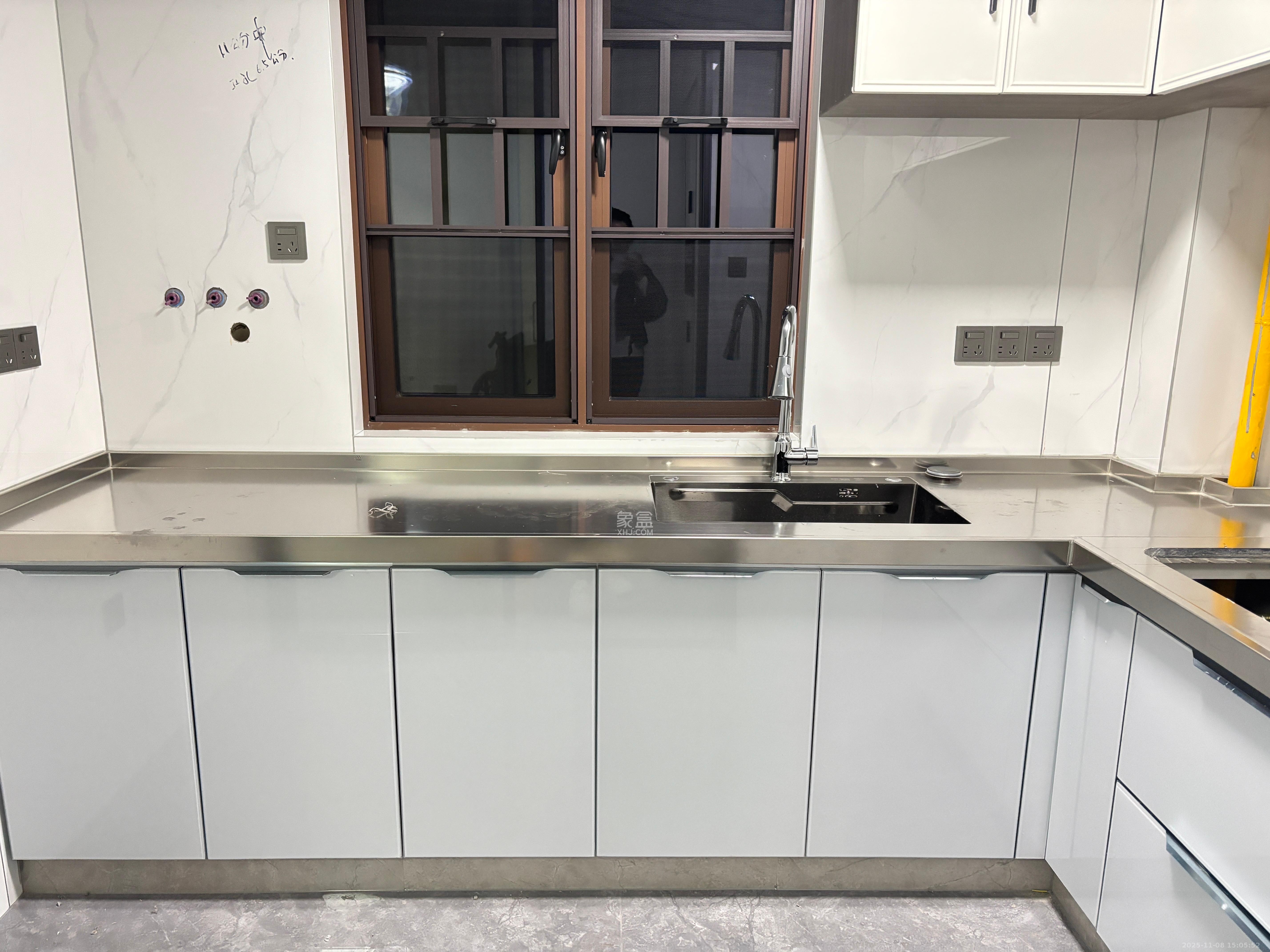 长龙湾  3室2厅1卫    2400.0元/月