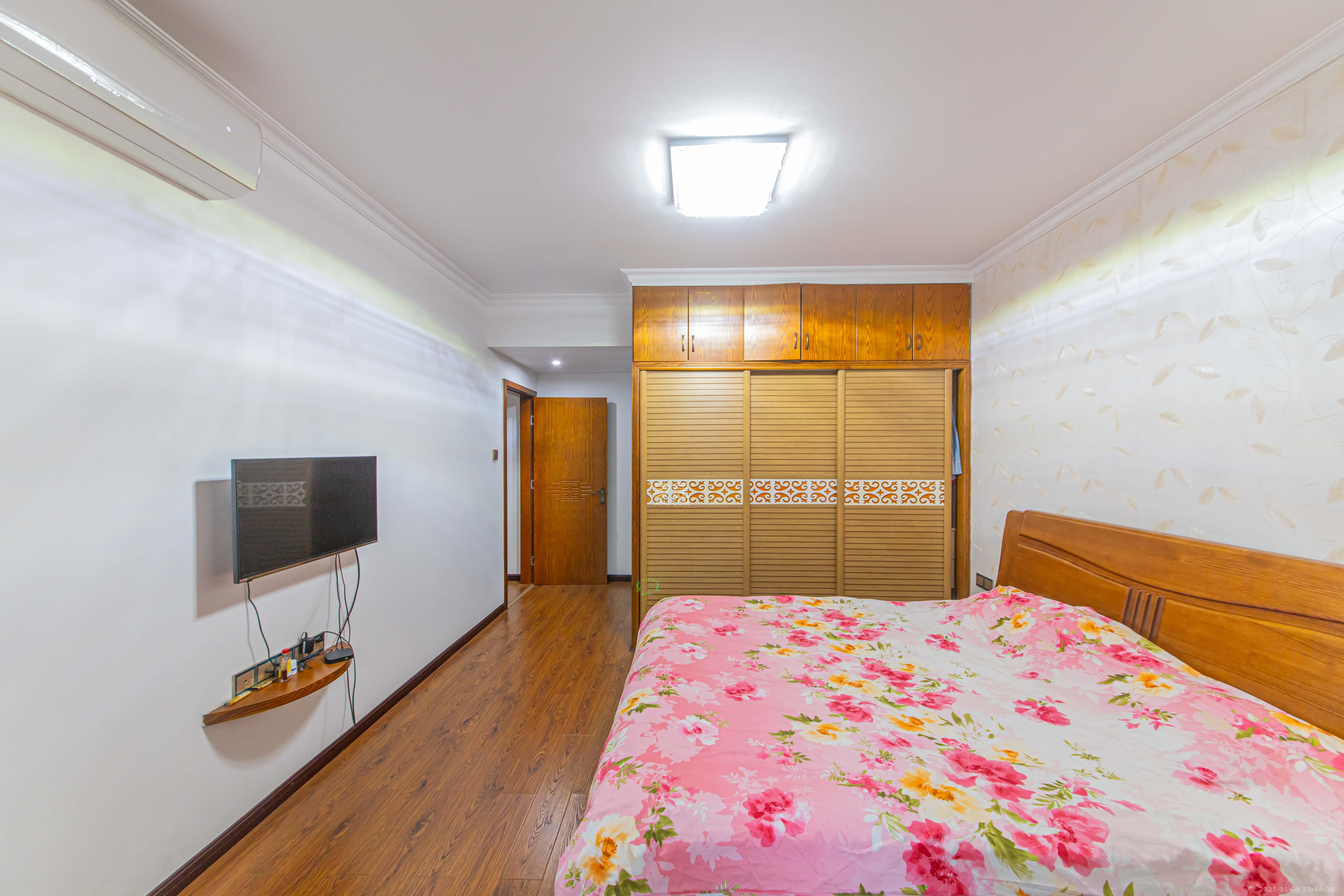 中建芙蓉嘉苑 1室2厅1卫 130.0万 中建芙蓉嘉苑 1室2厅1卫 130.0万卧室