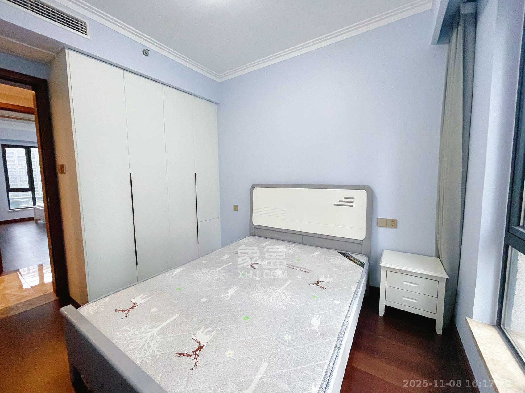 绿地长沙城际空间站(绿地新里佳苑) 4室2厅2卫 3890.0元/月 绿地长沙城际空间站(绿地新里佳苑) 4室2厅2卫 3890.0元/月室内图