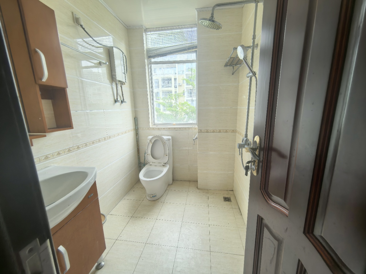 阳光经典  4室2厅3卫    480.0万室内图