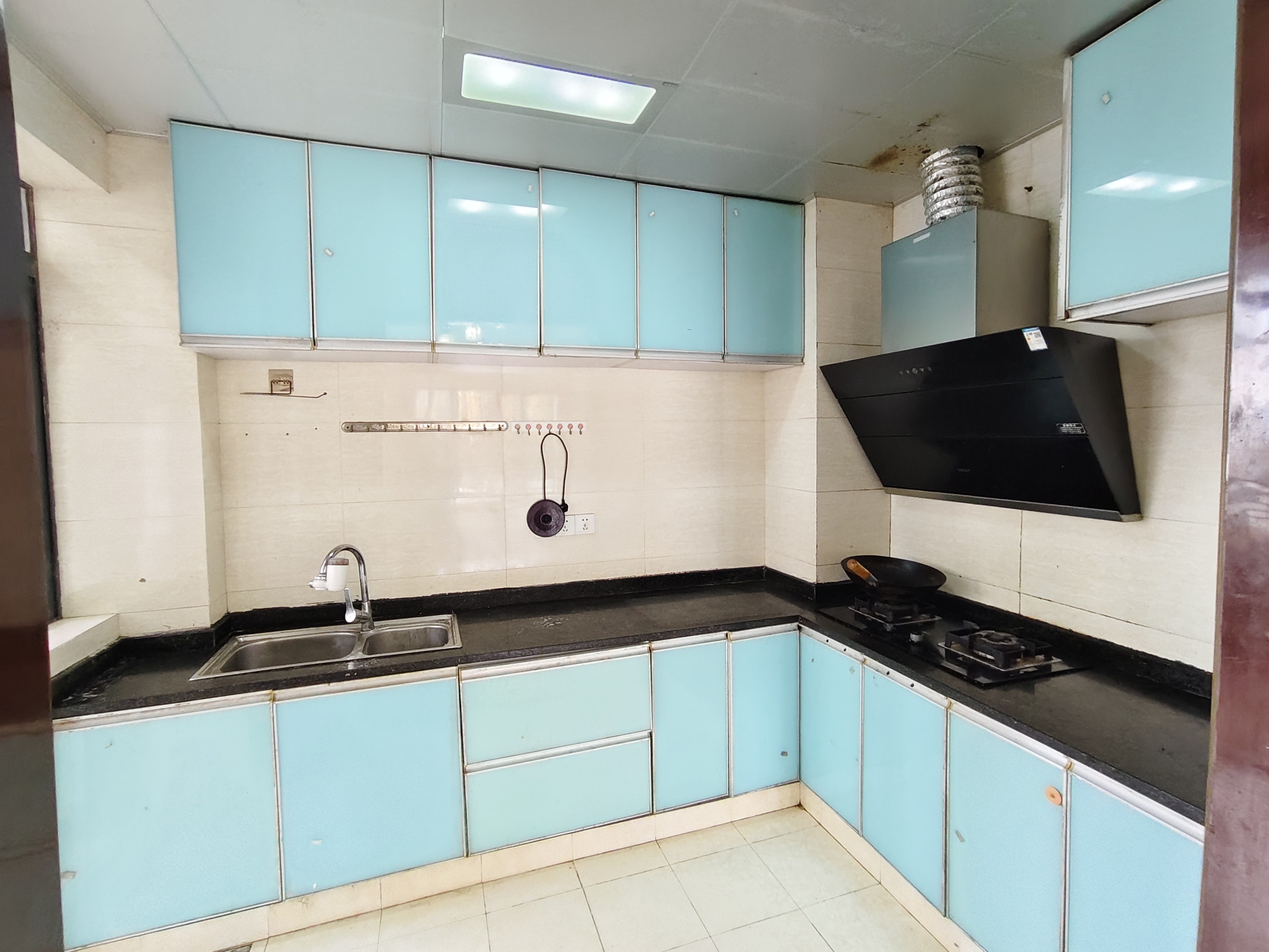 西岭华庭 3室2厅2卫 3000.0元/月 西岭华庭 3室2厅2卫 3000.0元/月室内图