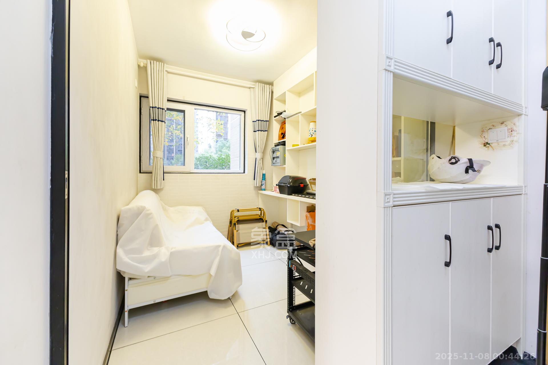 时代倾城二期  4室2厅2卫    78.0万卧室