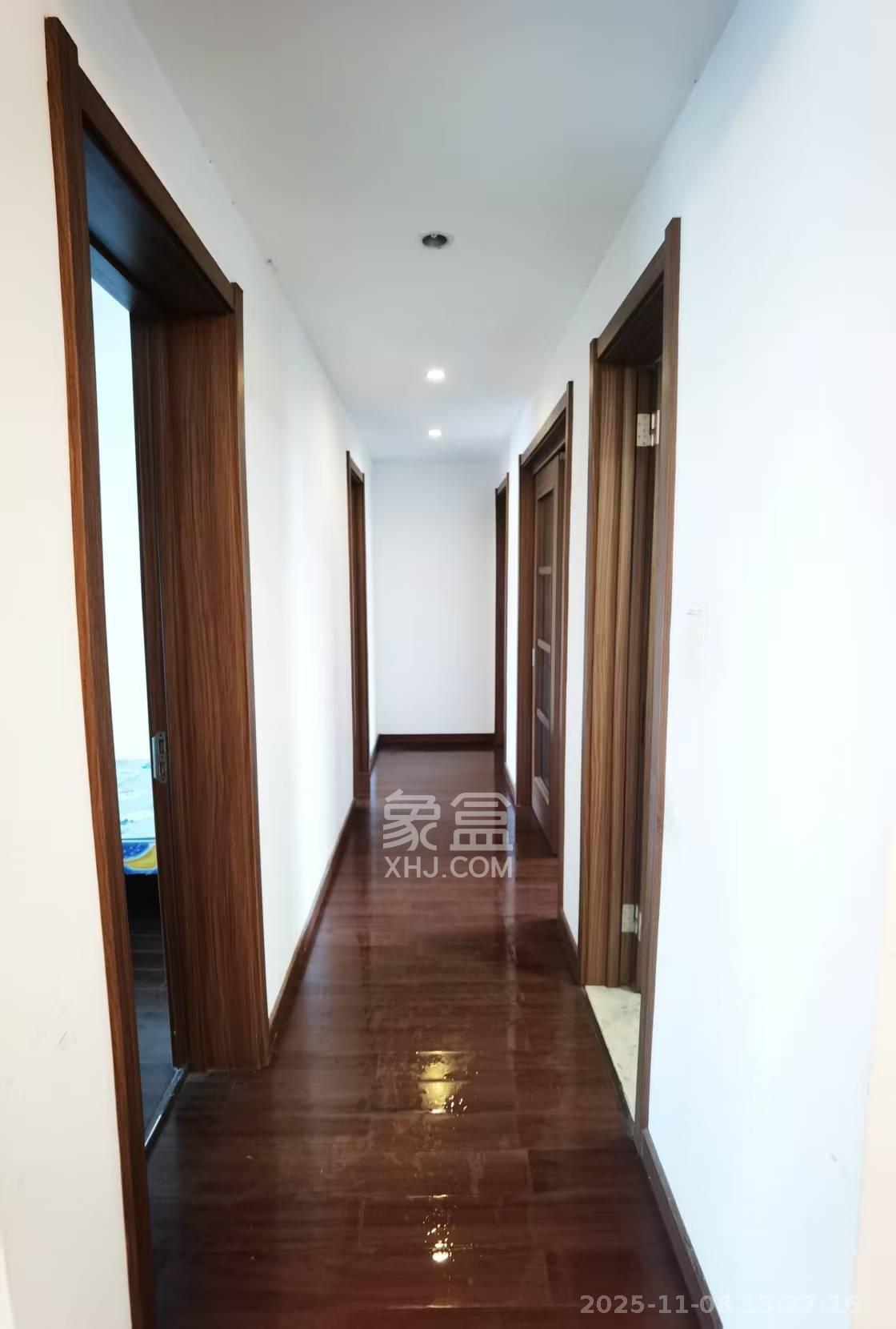 万科白鹭郡  4室2厅2卫    3500.0元/月室内图