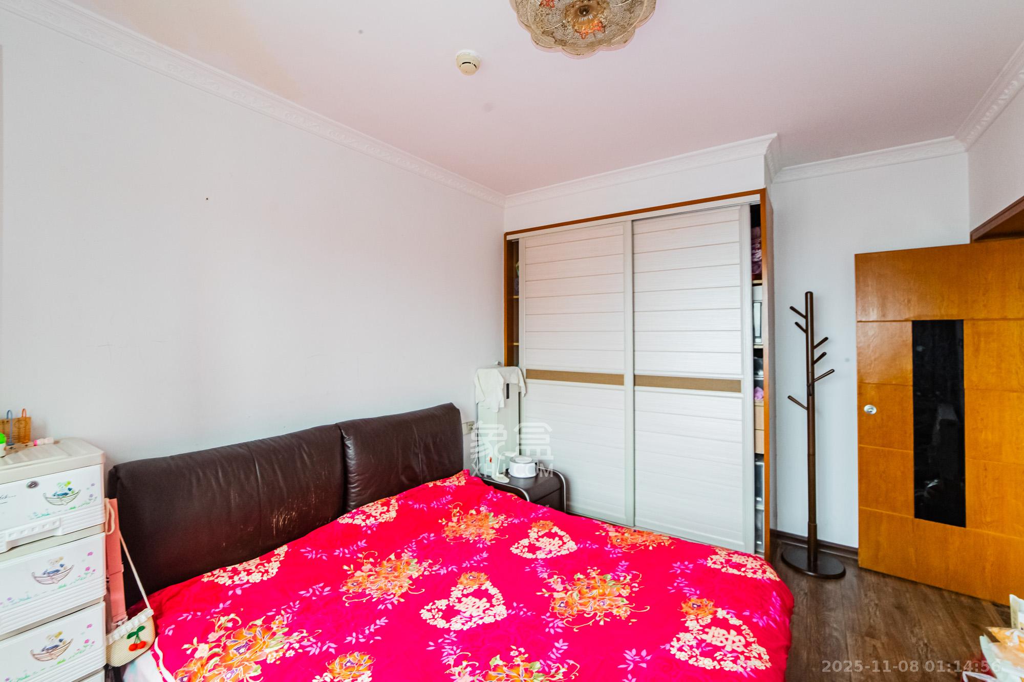 北辰三角洲E4区  3室2厅1卫    118.0万卧室