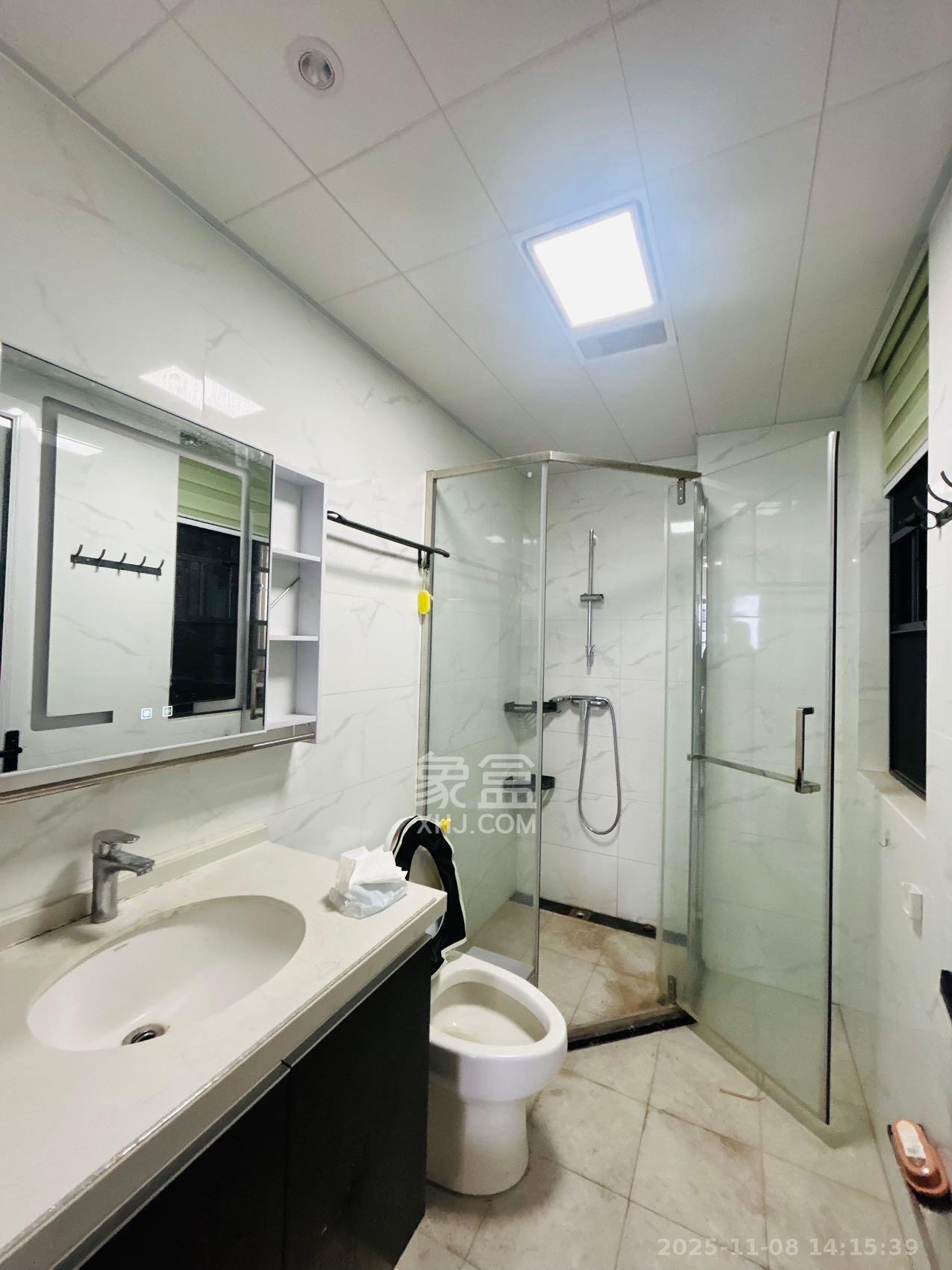 麓谷山湖郡 3室2厅2卫 2200.0元/月 麓谷山湖郡 3室2厅2卫 2200.0元/月室内图