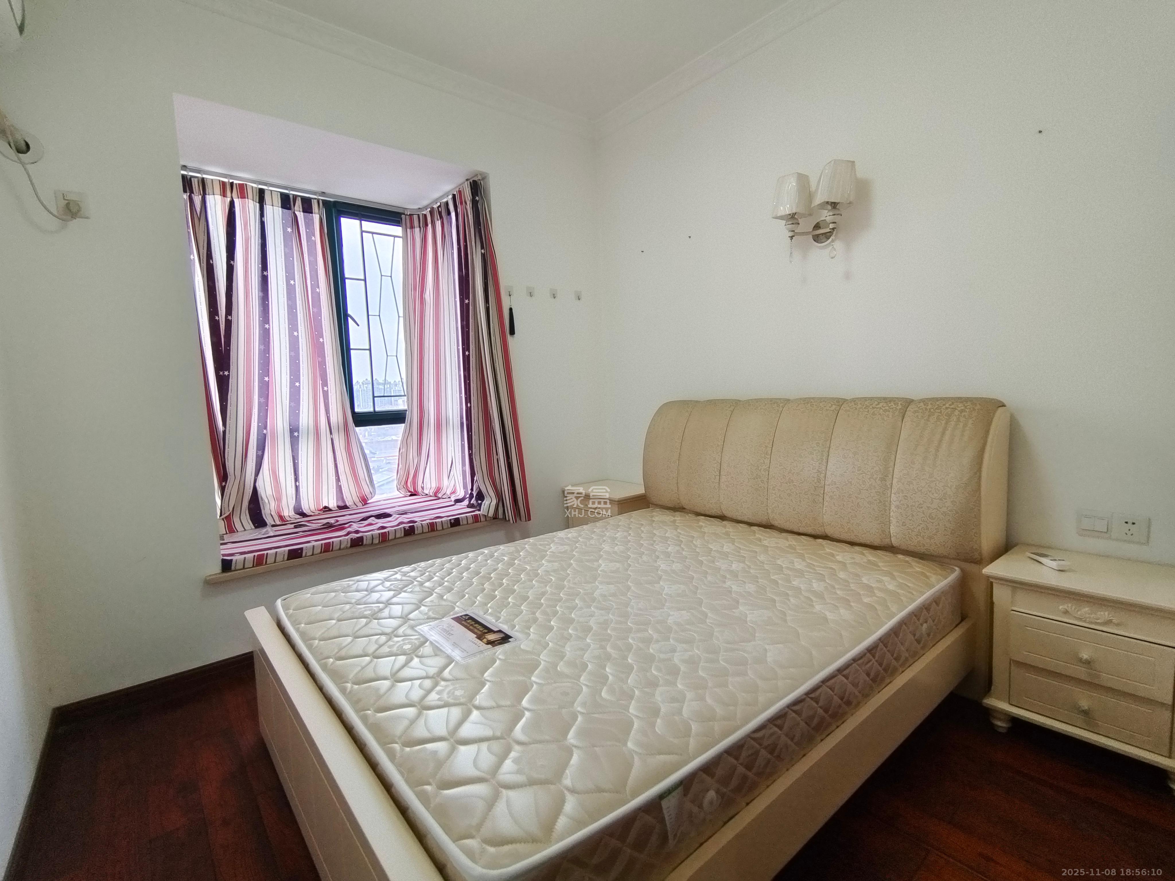 绿洲花园 4室2厅2卫 3800.0元/月 绿洲花园 4室2厅2卫 3800.0元/月室内图