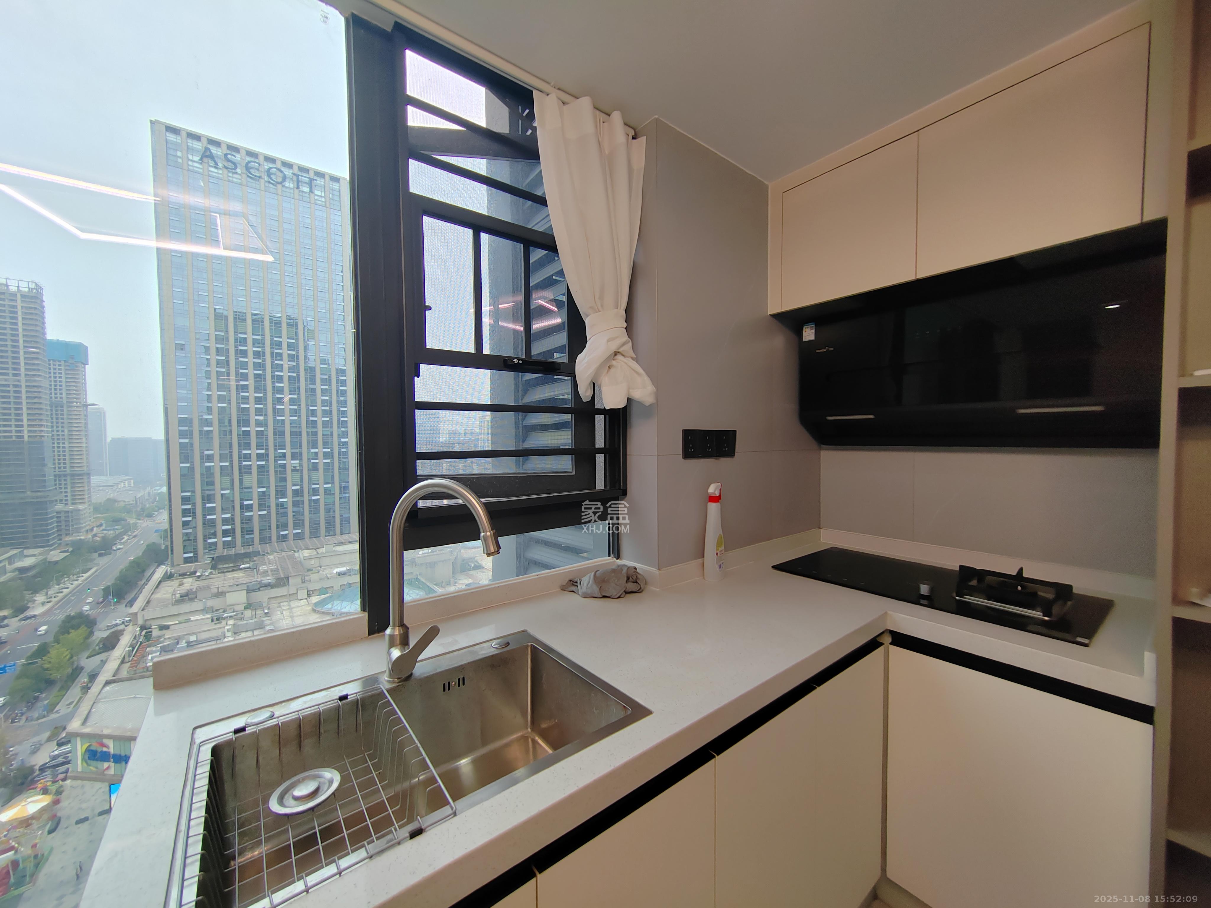 卓越中寰  2室1厅1卫    2500.0元/月室内图