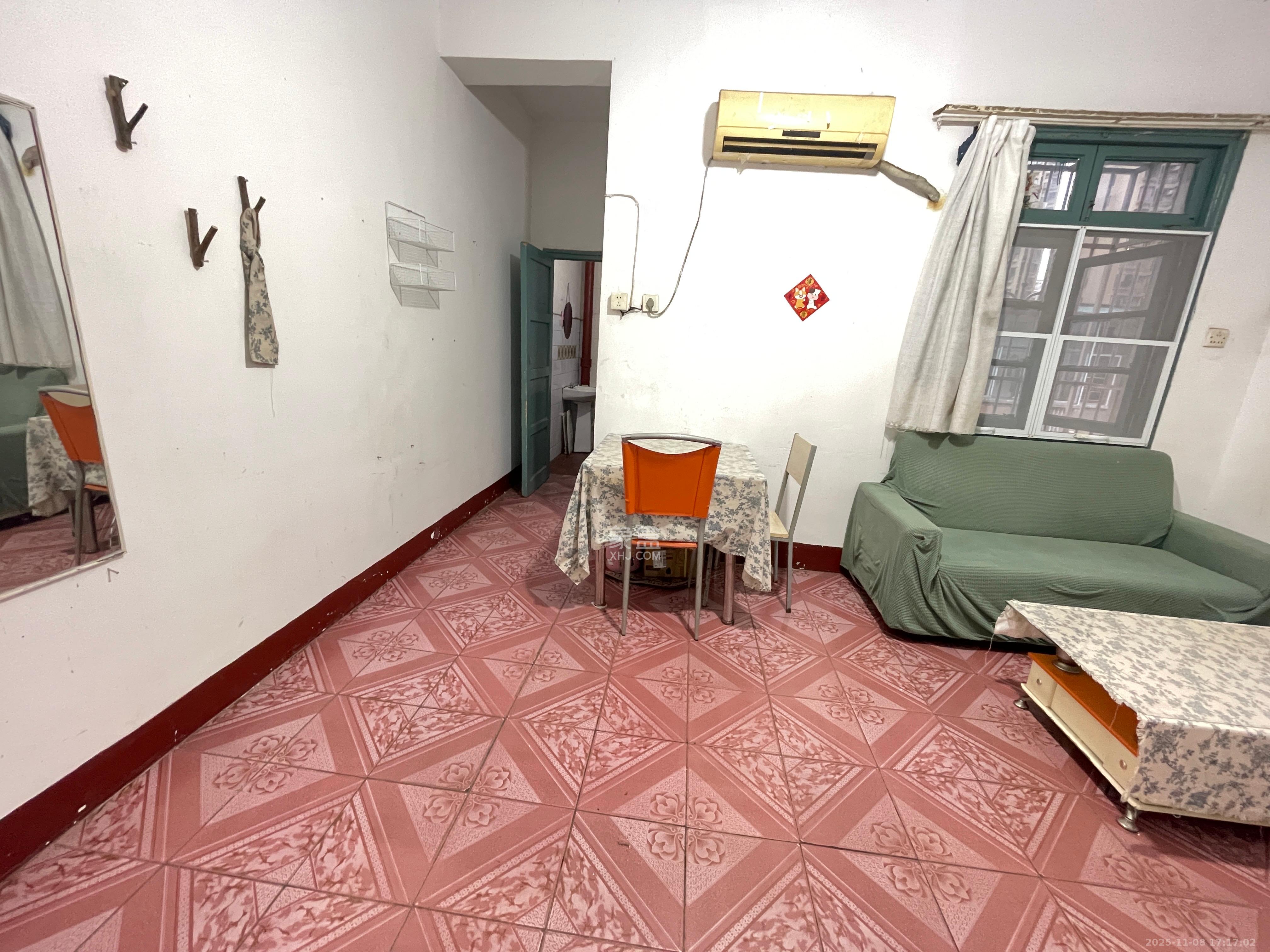 牛婆塘社区  1室1厅1卫    1100.0元/月室内图