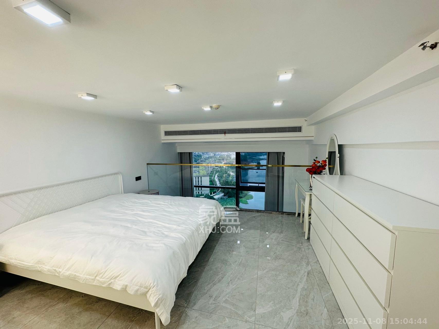 梅溪半岛  1室1厅1卫    3500.0元/月室内图