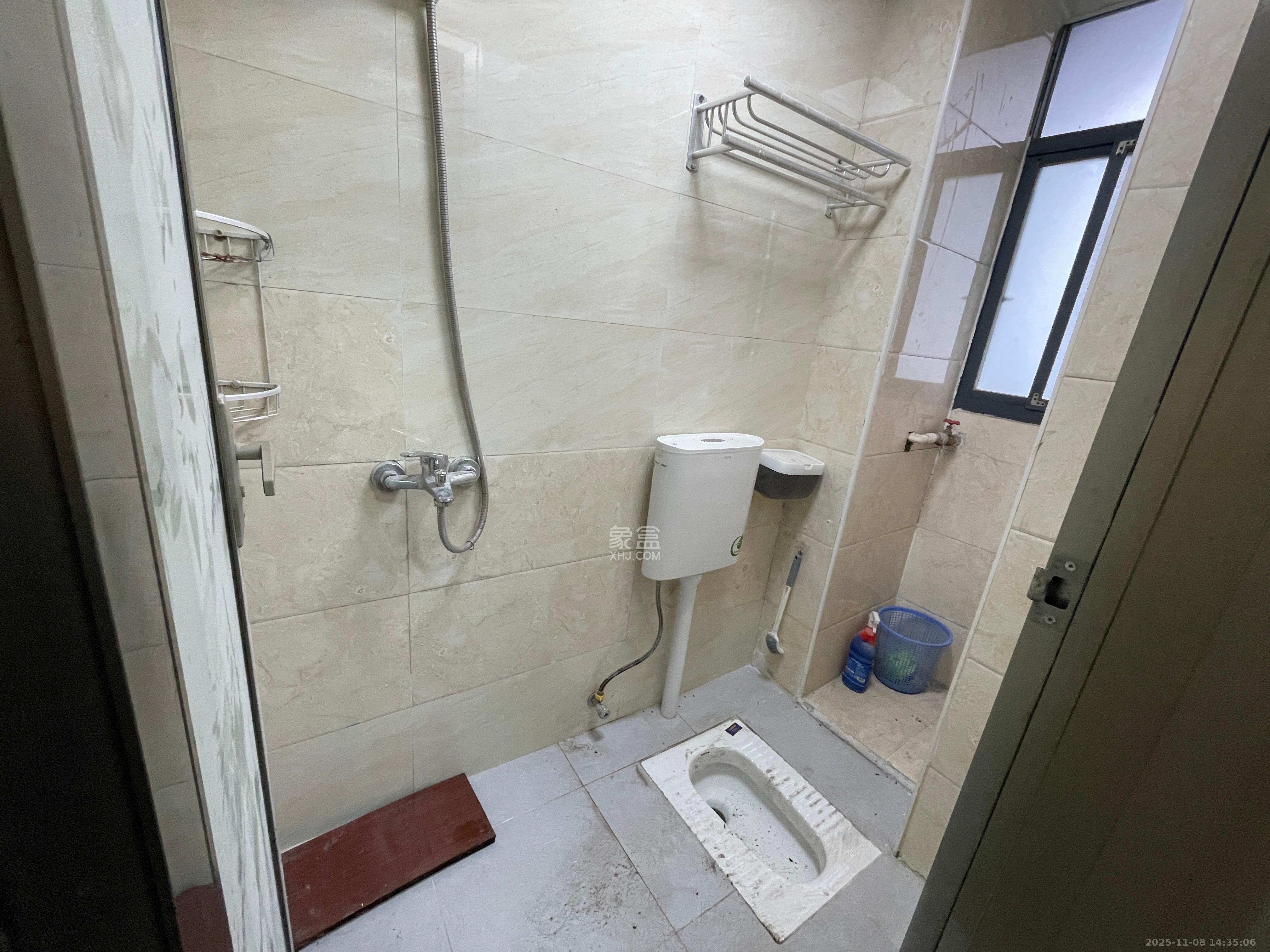 牛婆塘社区  1室0厅0卫    1400.0元/月室内图