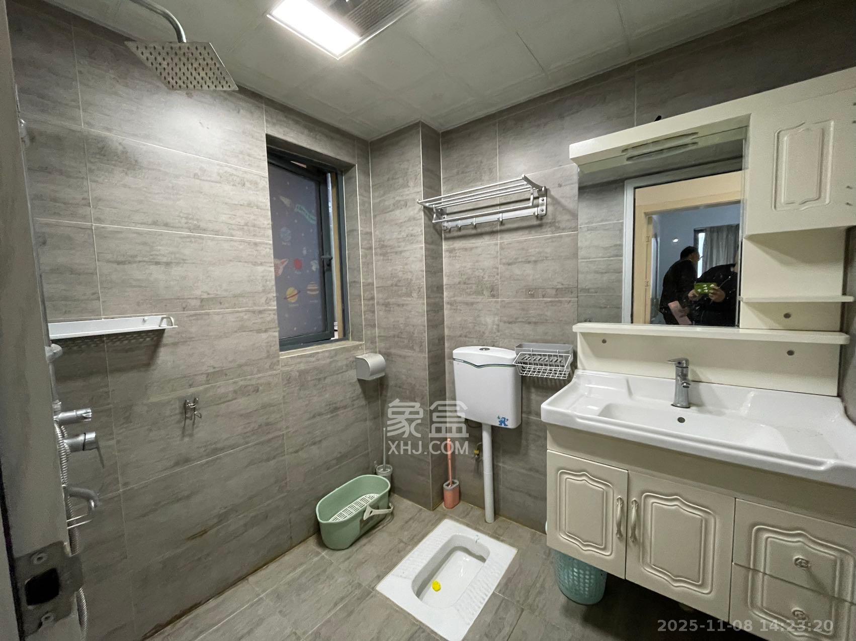 荣盛花语书苑 2室2厅1卫 2500.0元/月 荣盛花语书苑 2室2厅1卫 2500.0元/月室内图