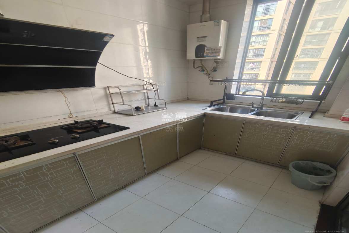 滨江花园 3室2厅2卫 1600.0元/月 滨江花园 3室2厅2卫 1600.0元/月室内图