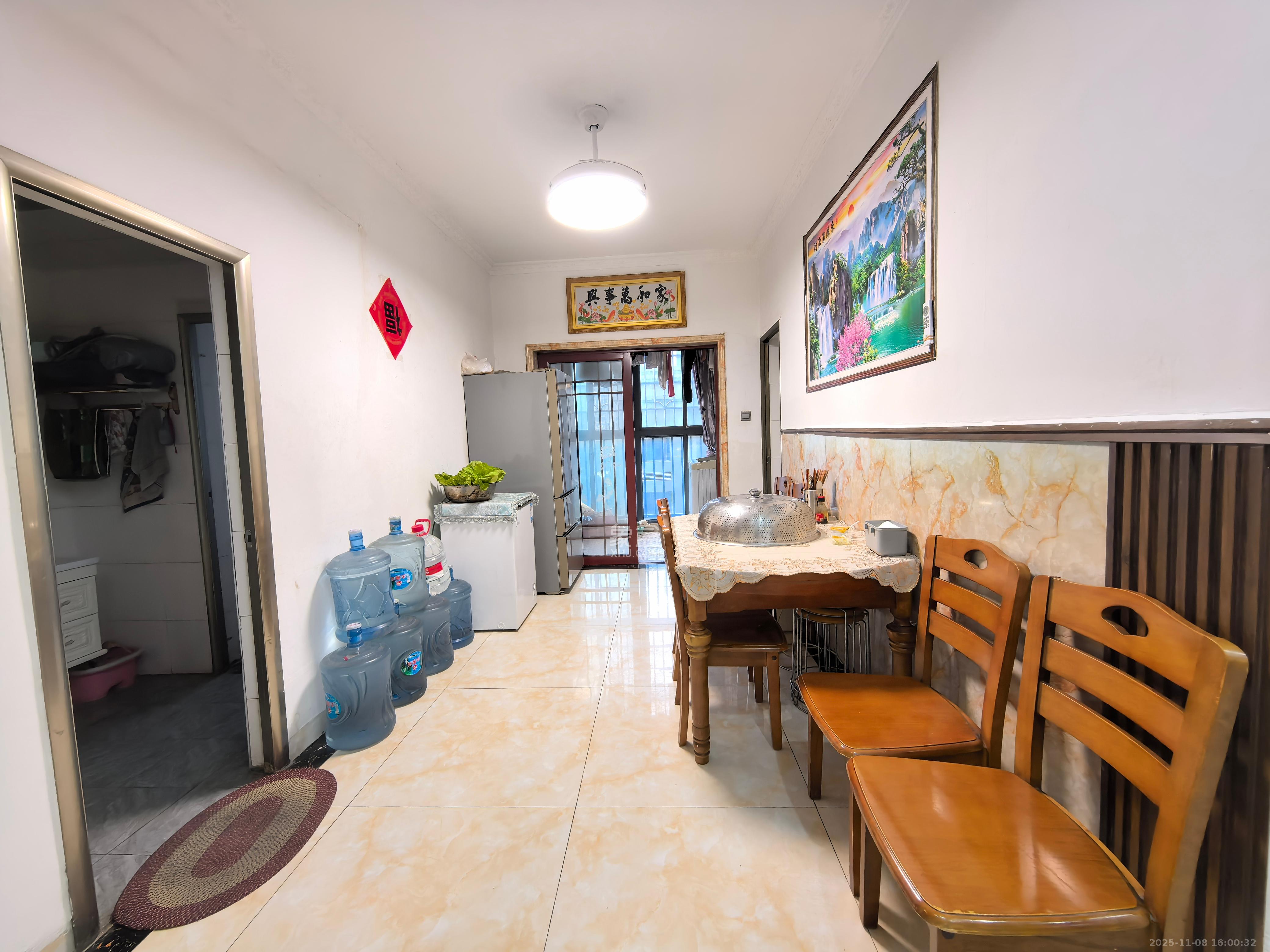 至雅小玲家园 3室2厅2卫 2200.0元/月 至雅小玲家园 3室2厅2卫 2200.0元/月室内图