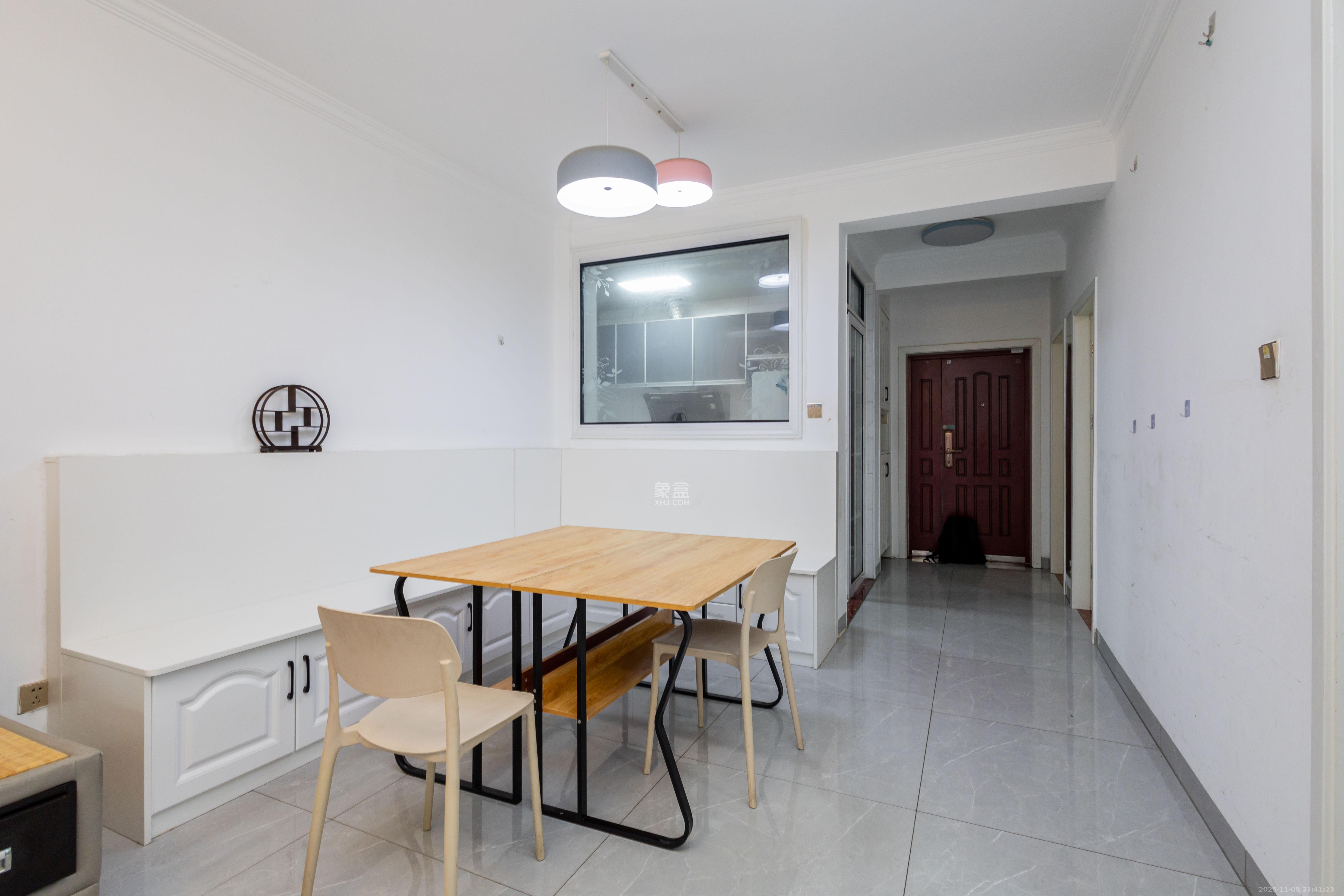 中交中央公园D4区 3室1厅1卫 91.0万 中交中央公园D4区 3室1厅1卫 91.0万客厅