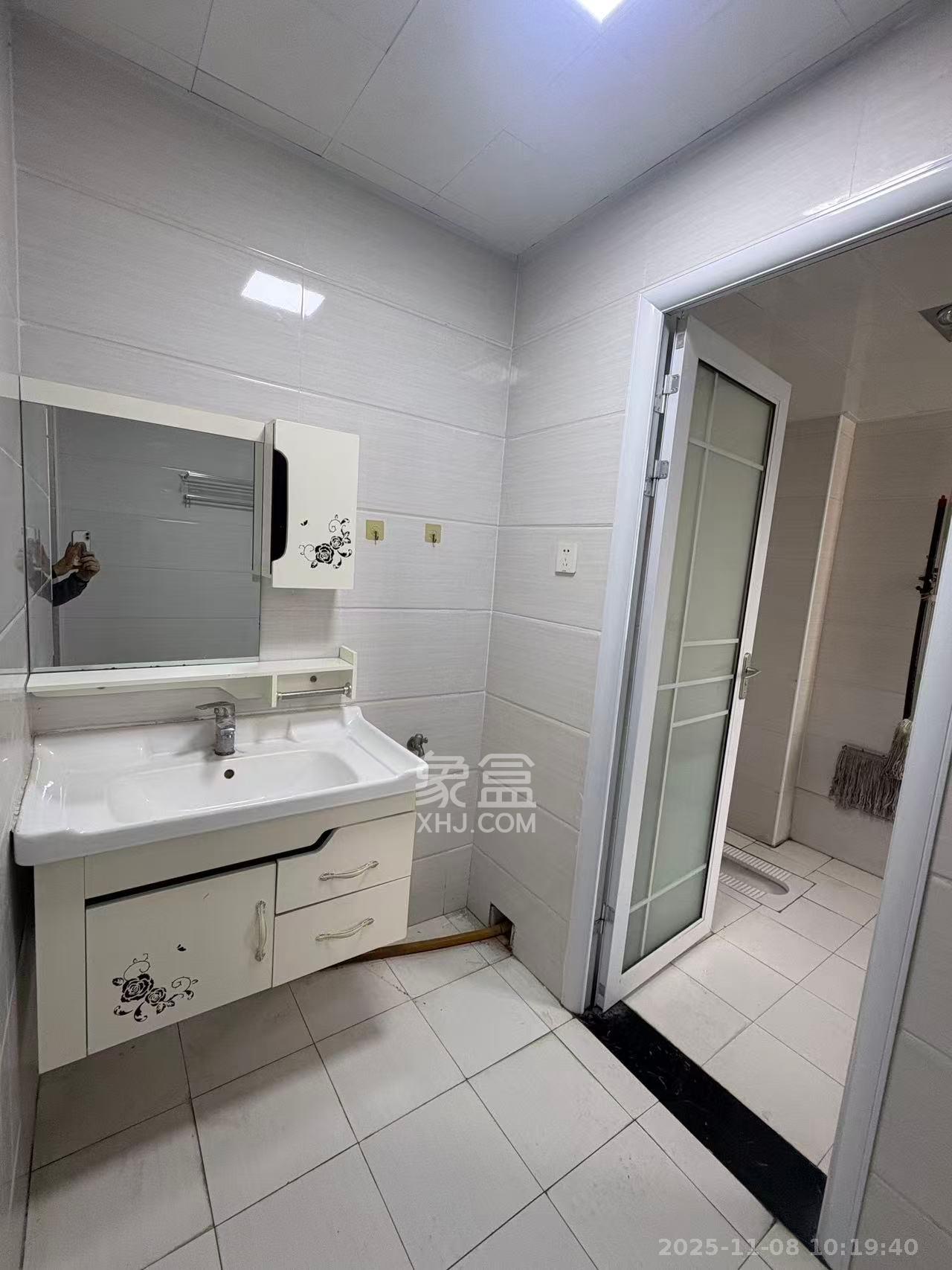 和泓梅溪四季  3室2厅2卫    2300.0元/月室内图