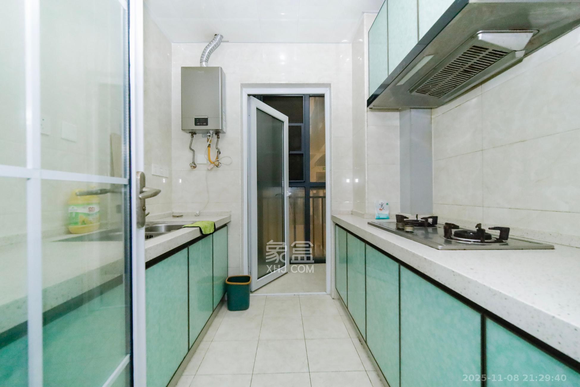 蓝光幸福满庭  3室2厅1卫    67.5万厨房