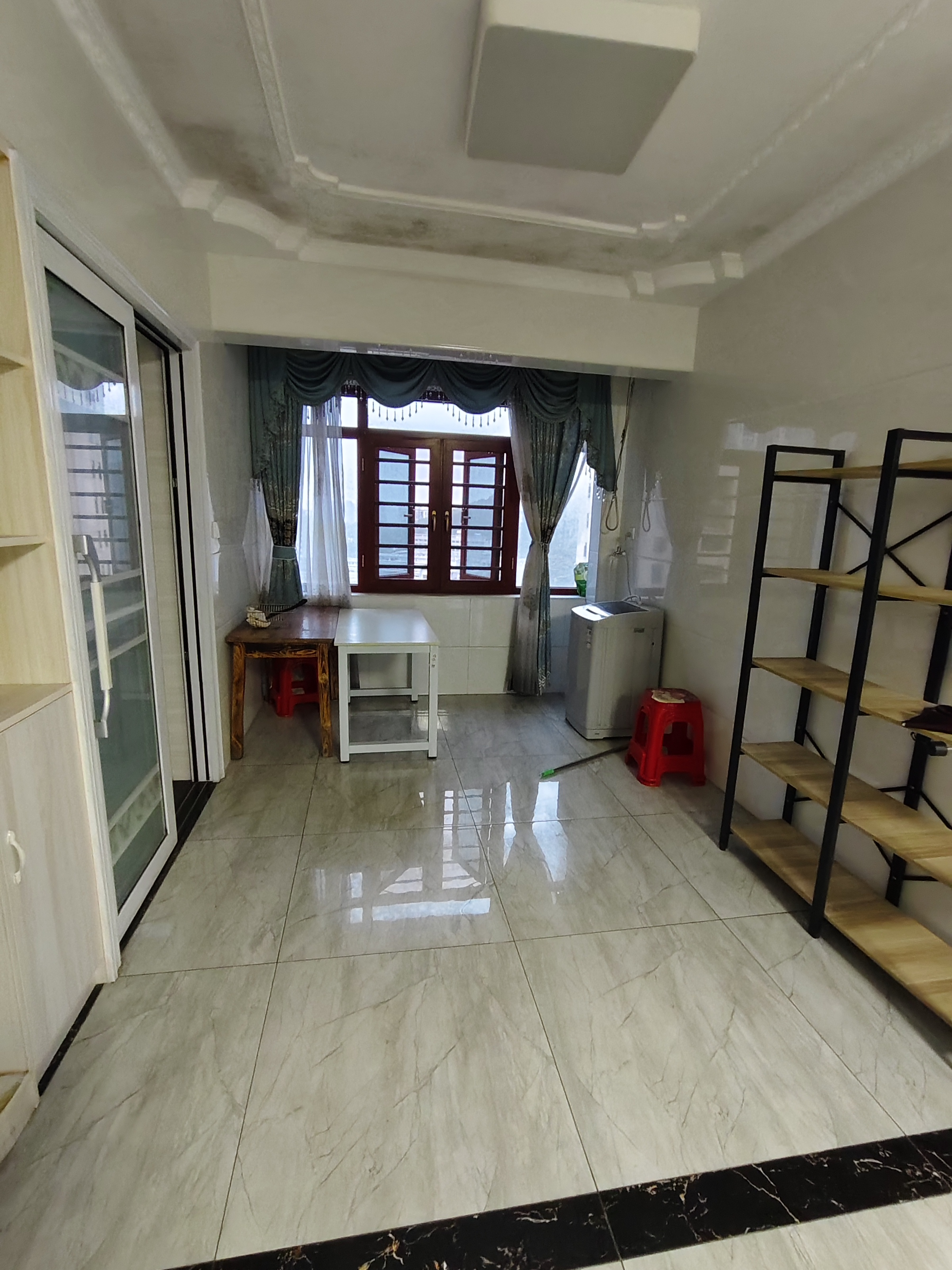 百弘学府城  3室2厅2卫    1800.0元/月