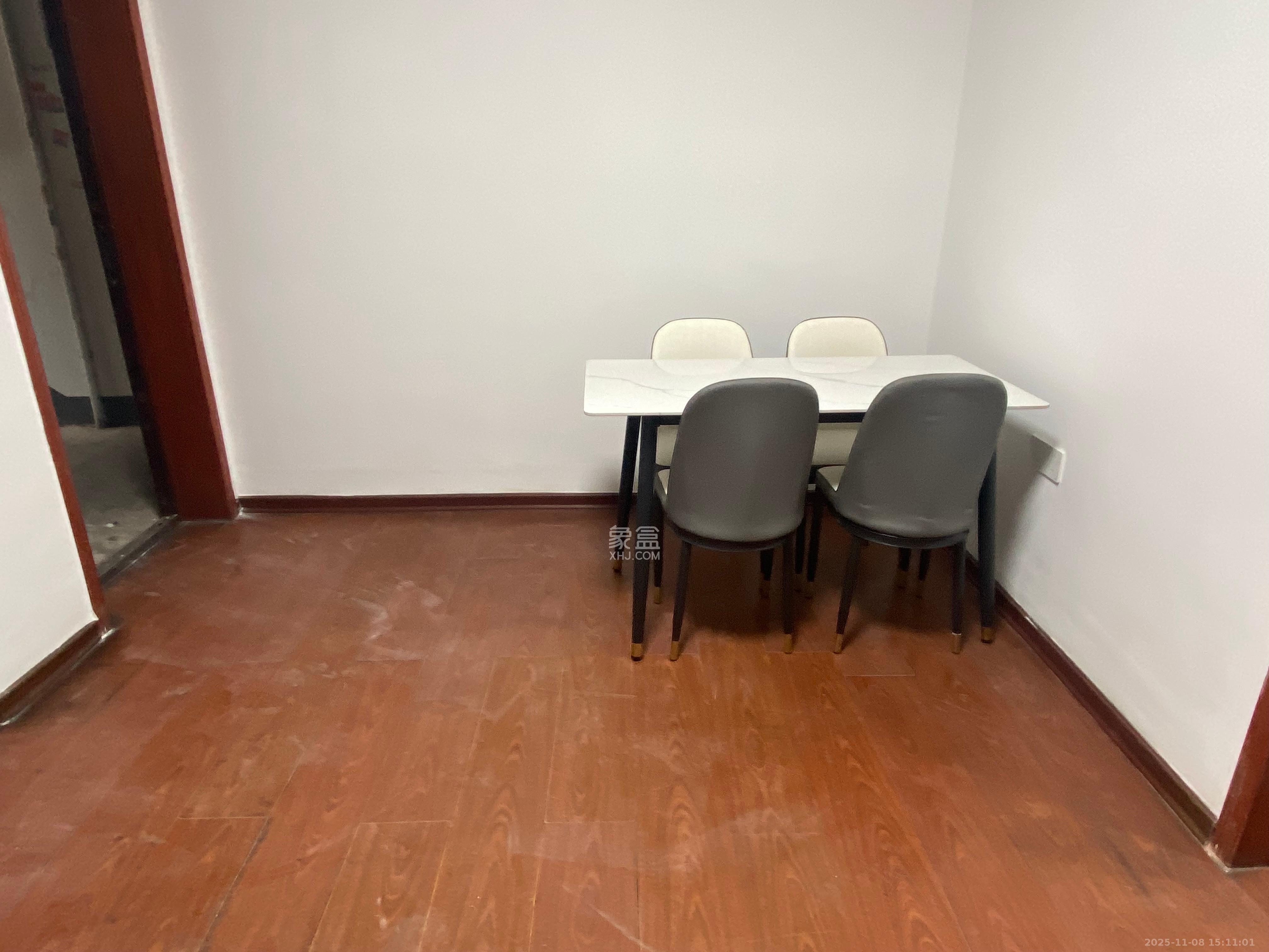 钟馗庙小区 1室1厅1卫 1100.0元/月 钟馗庙小区 1室1厅1卫 1100.0元/月室内图