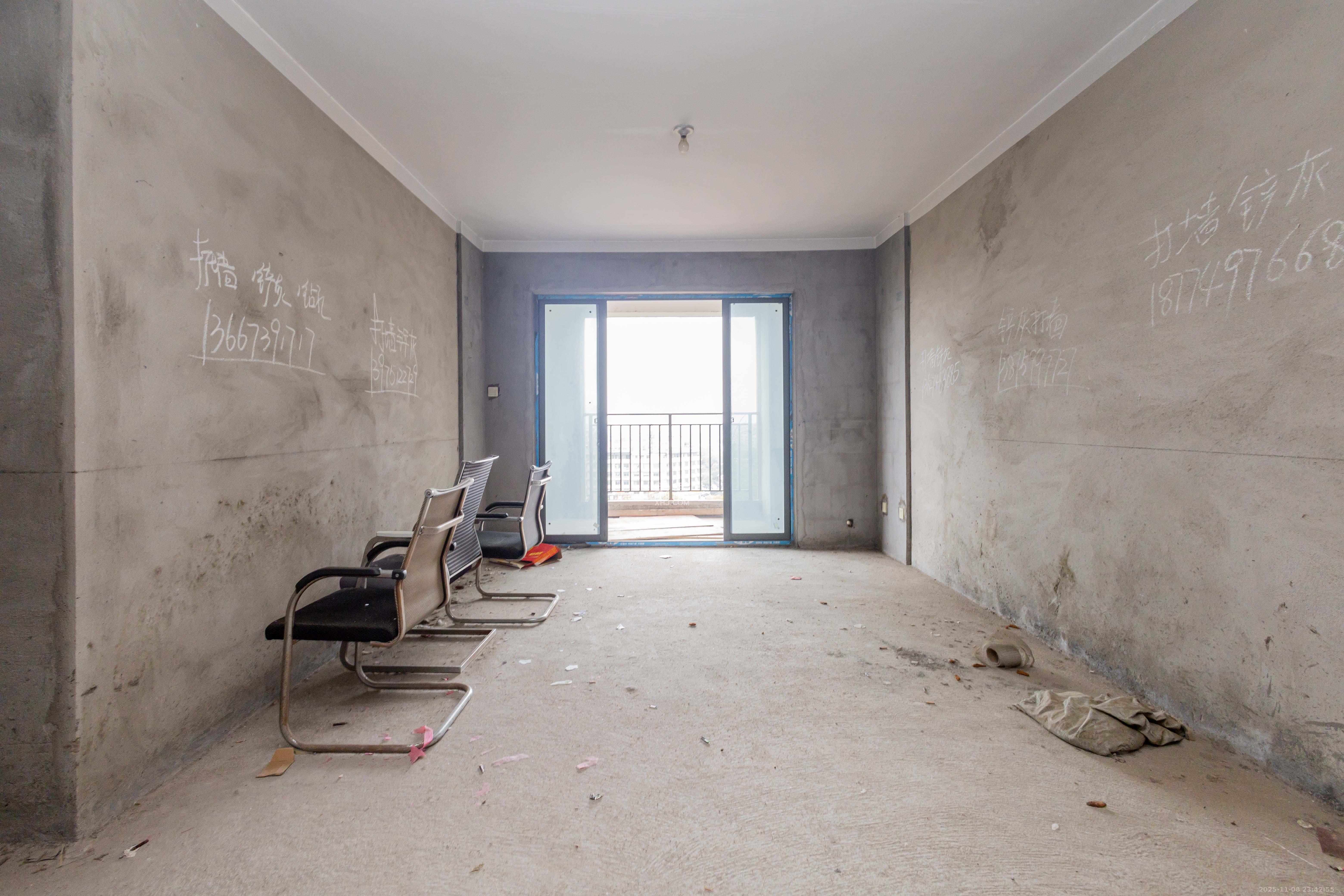 海德公园 4室2厅1卫 56.8万 海德公园 4室2厅1卫 56.8万客厅