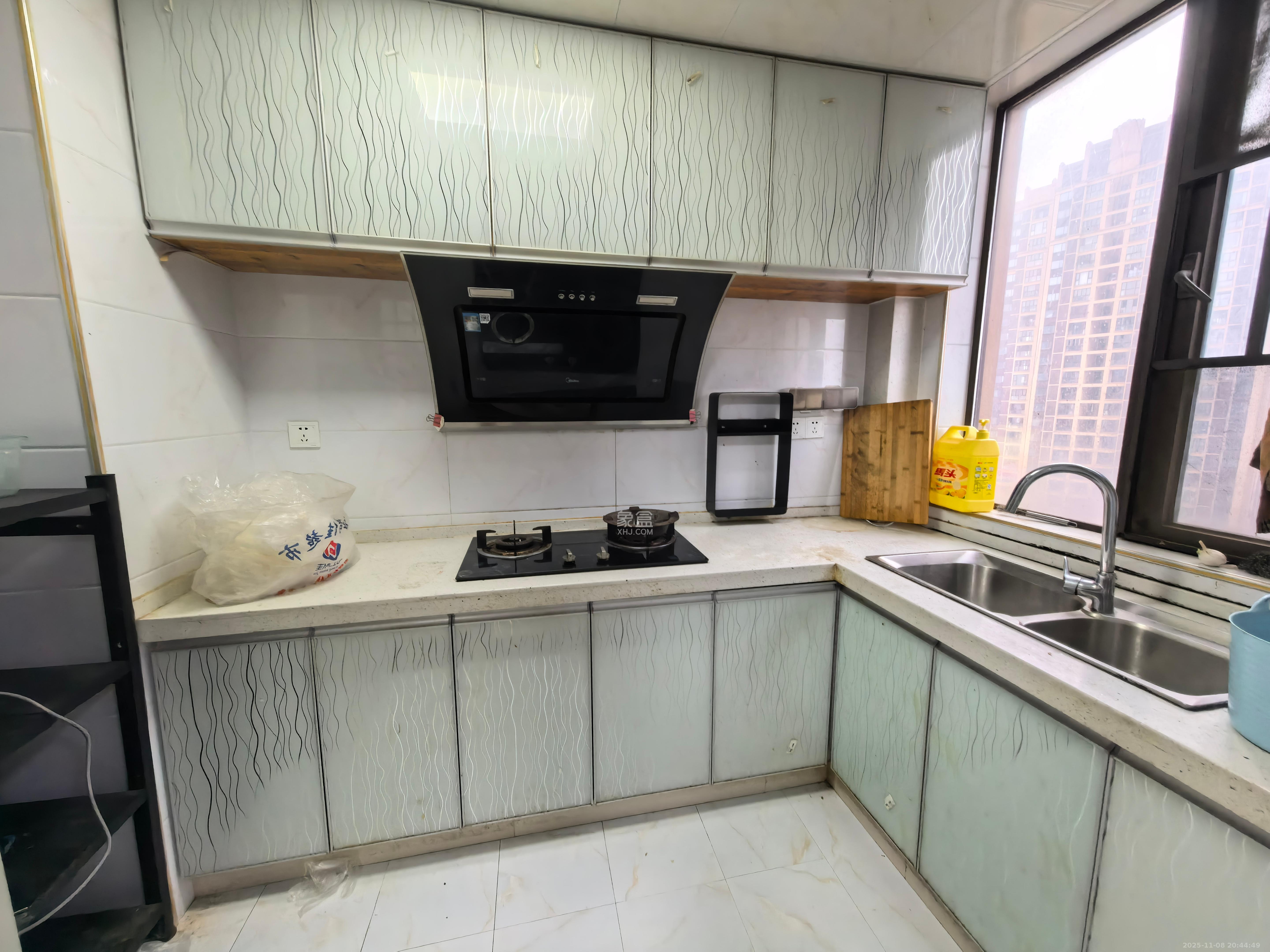 梅溪鑫苑名家 3室2厅2卫 2300.0元/月 梅溪鑫苑名家 3室2厅2卫 2300.0元/月室内图