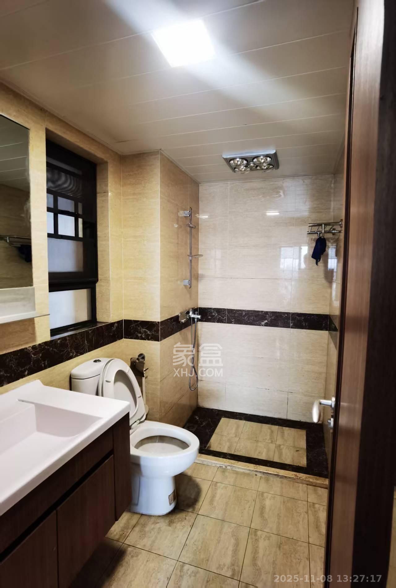 万科白鹭郡  4室2厅2卫    3500.0元/月室内图