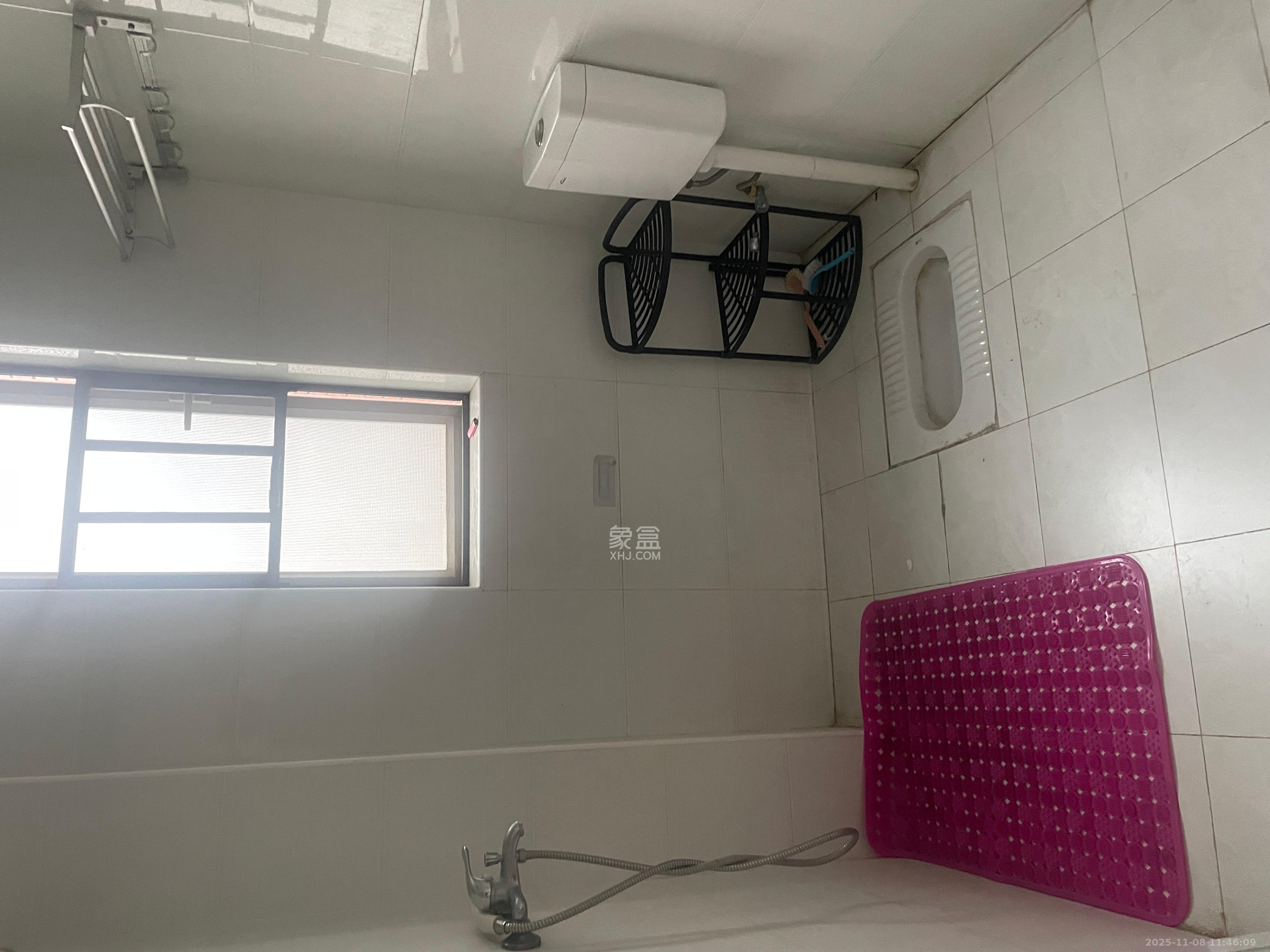 新城新世界一二三期  1室2厅1卫    2300.0元/月室内图