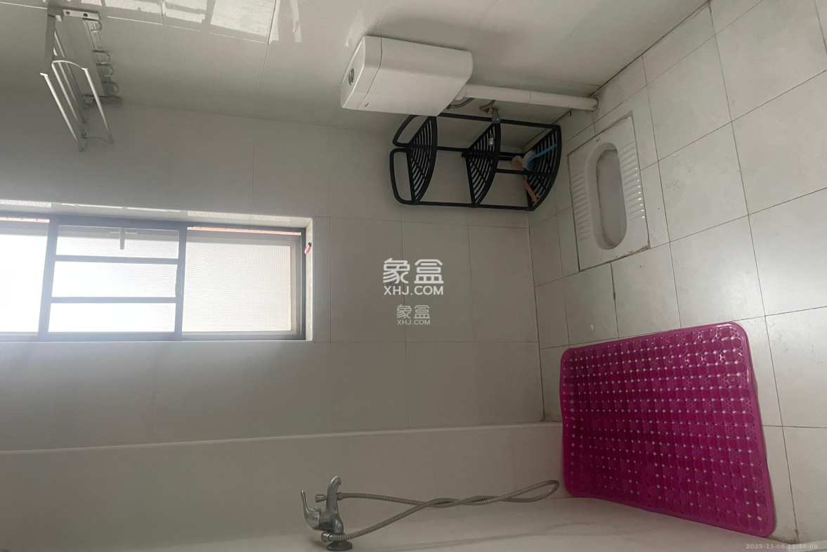 新城新世界一二三期 1室2厅1卫 2300.0元/月 新城新世界一二三期 1室2厅1卫 2300.0元/月室内图