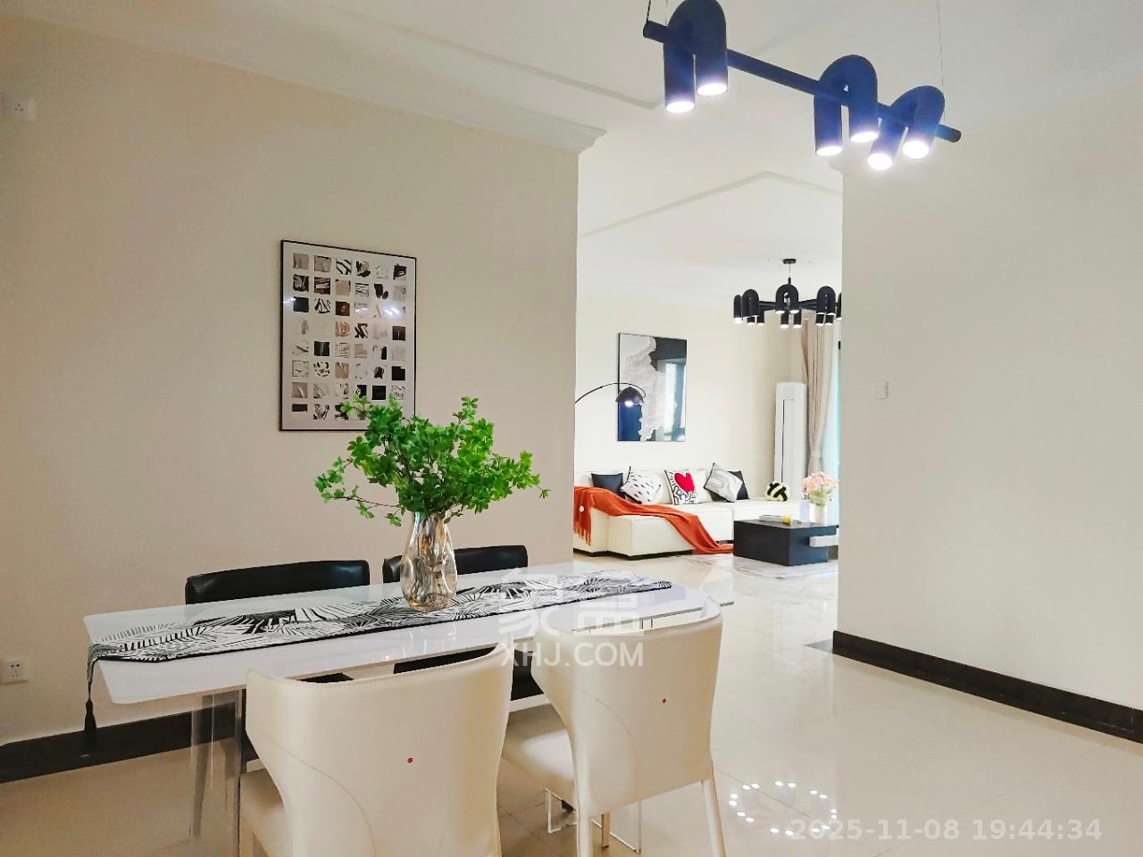 恒大雅苑  4室2厅2卫    4500.0元/月室内图