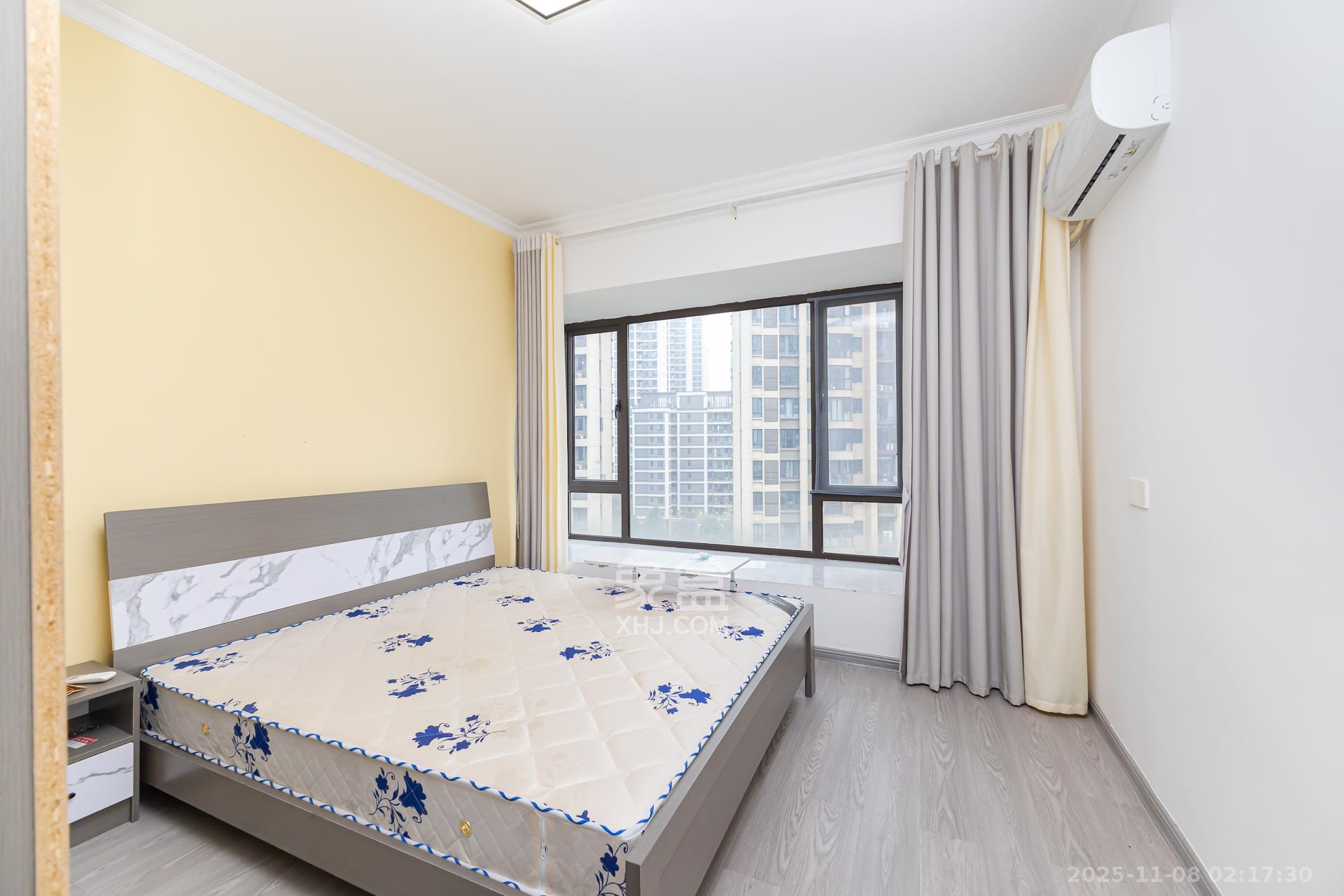 长燃润和天地(长润小区印湘江) 5室2厅2卫 142.0万 长燃润和天地(长润小区印湘江) 5室2厅2卫 142.0万卧室