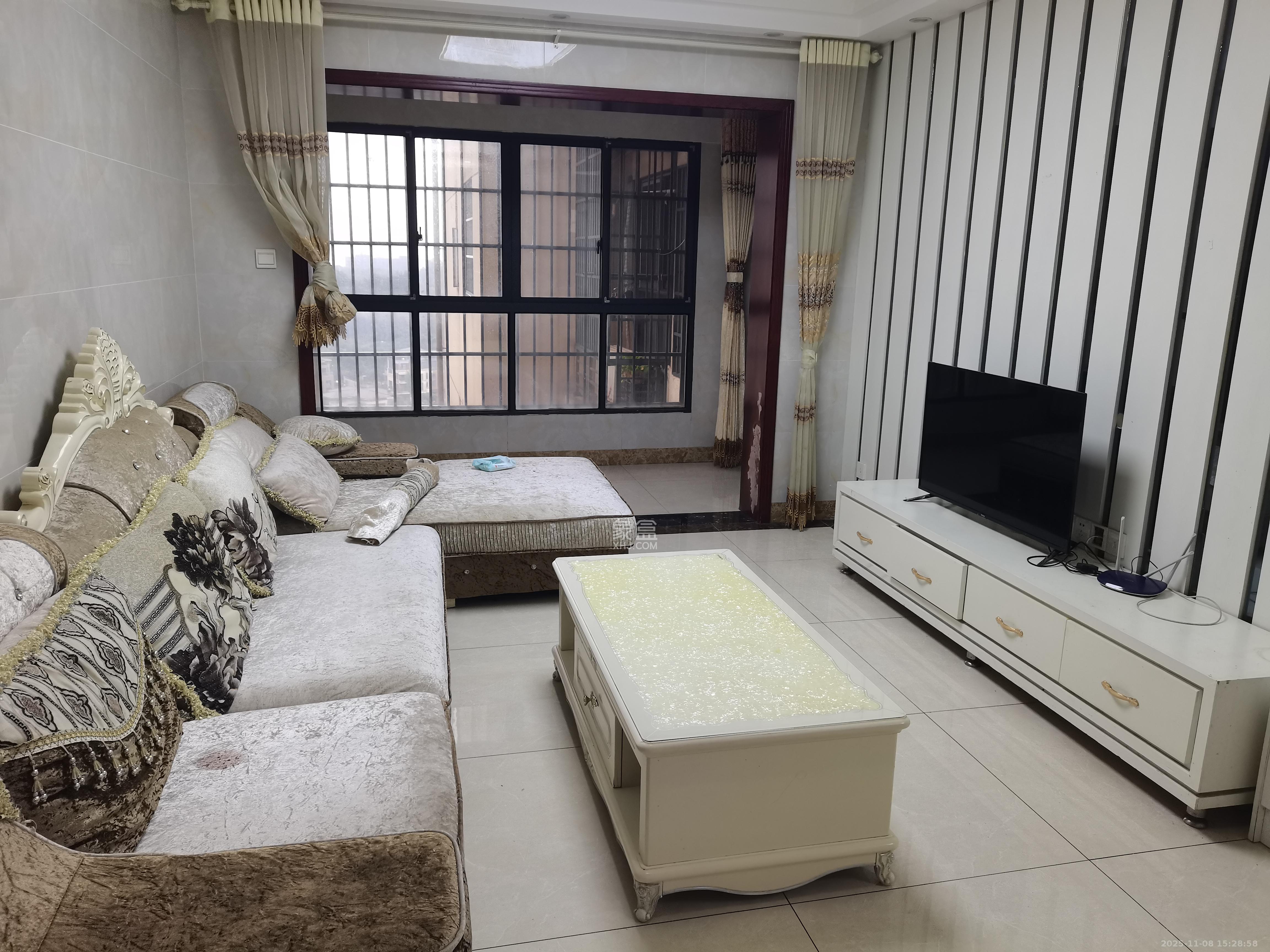 天麓尚层 3室2厅2卫 2300.0元/月 天麓尚层 3室2厅2卫 2300.0元/月室内图