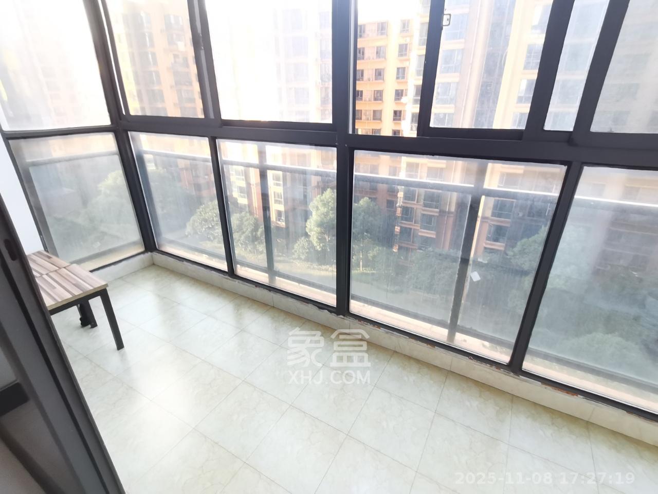 兴威帕克水岸  3室2厅2卫    2400.0元/月室内图