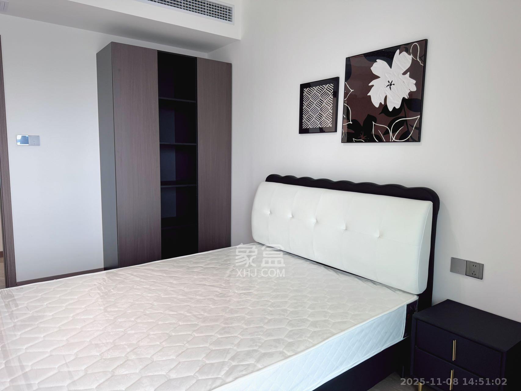 绿地V岛  4室2厅2卫    4700.0元/月室内图