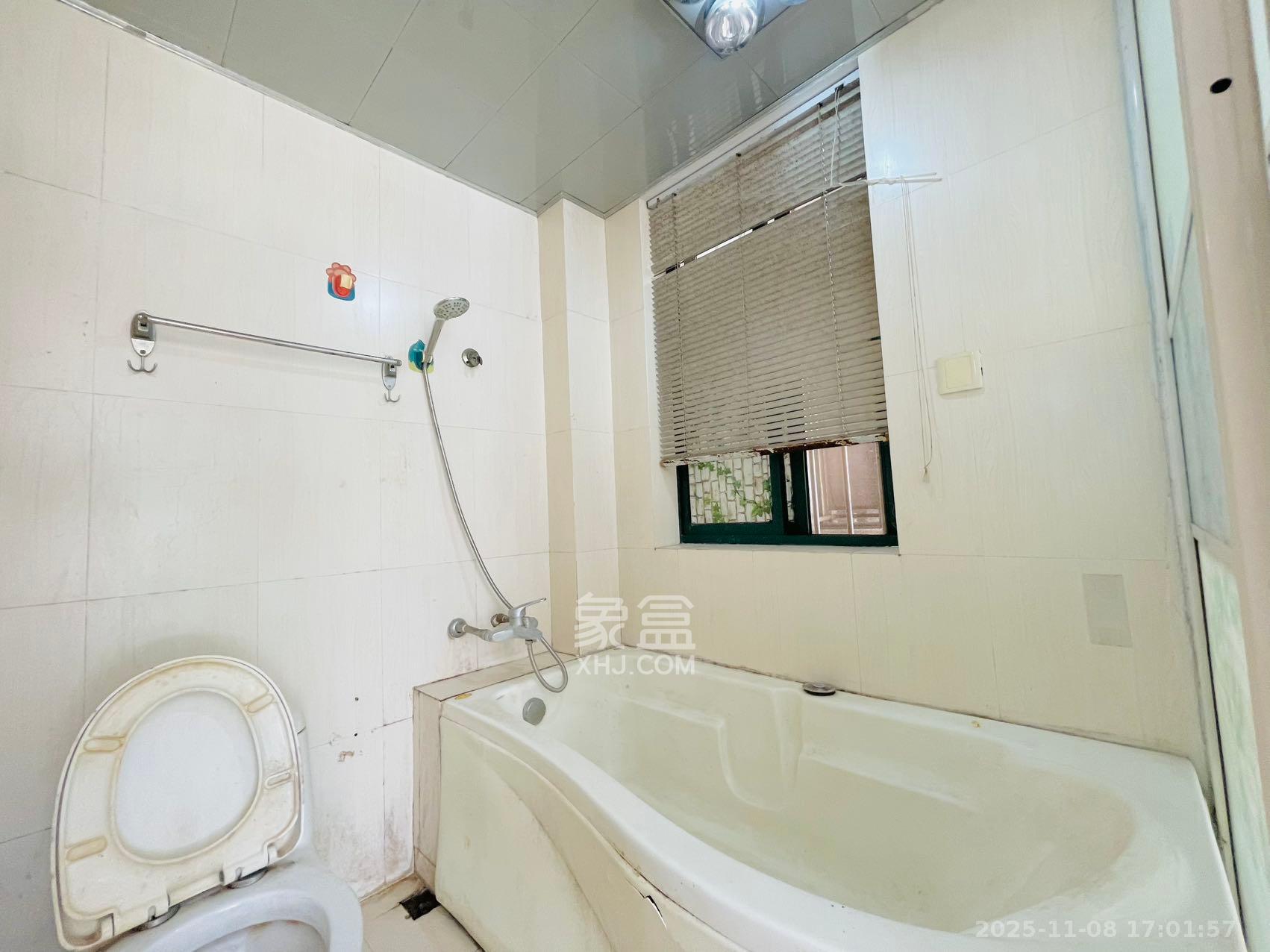 盛世康城  3室2厅2卫    1900.0元/月室内图