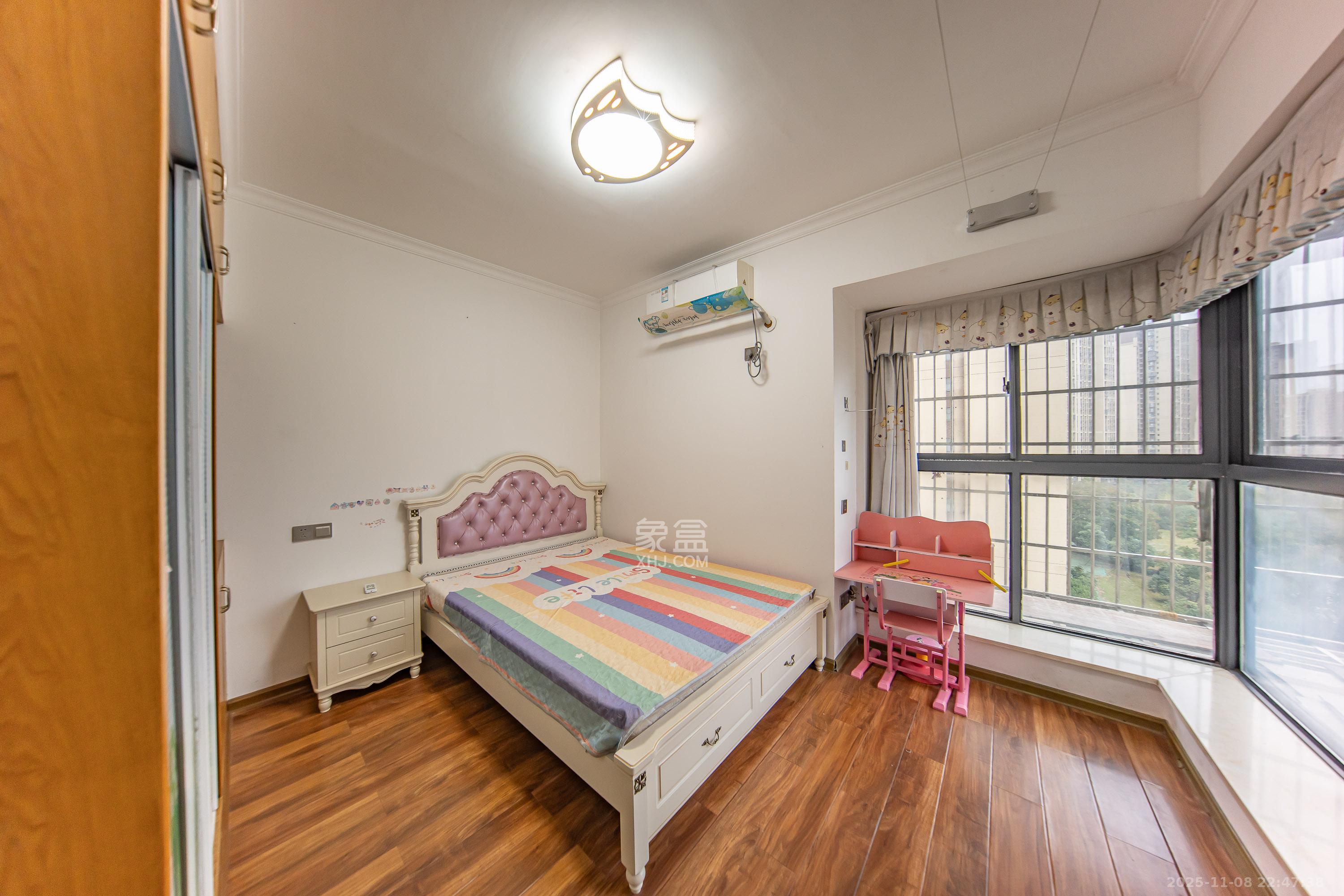 兰亭湾畔  3室2厅2卫    100.0万卧室