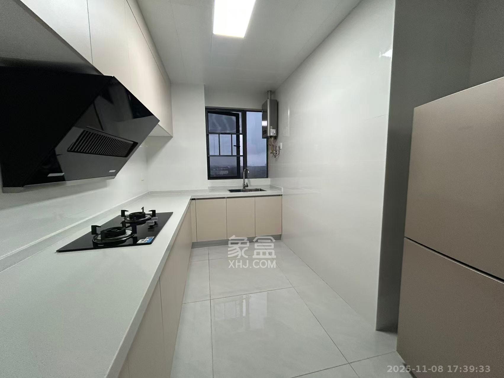 丽发新城 3室2厅2卫 2600.0元/月 丽发新城 3室2厅2卫 2600.0元/月室内图