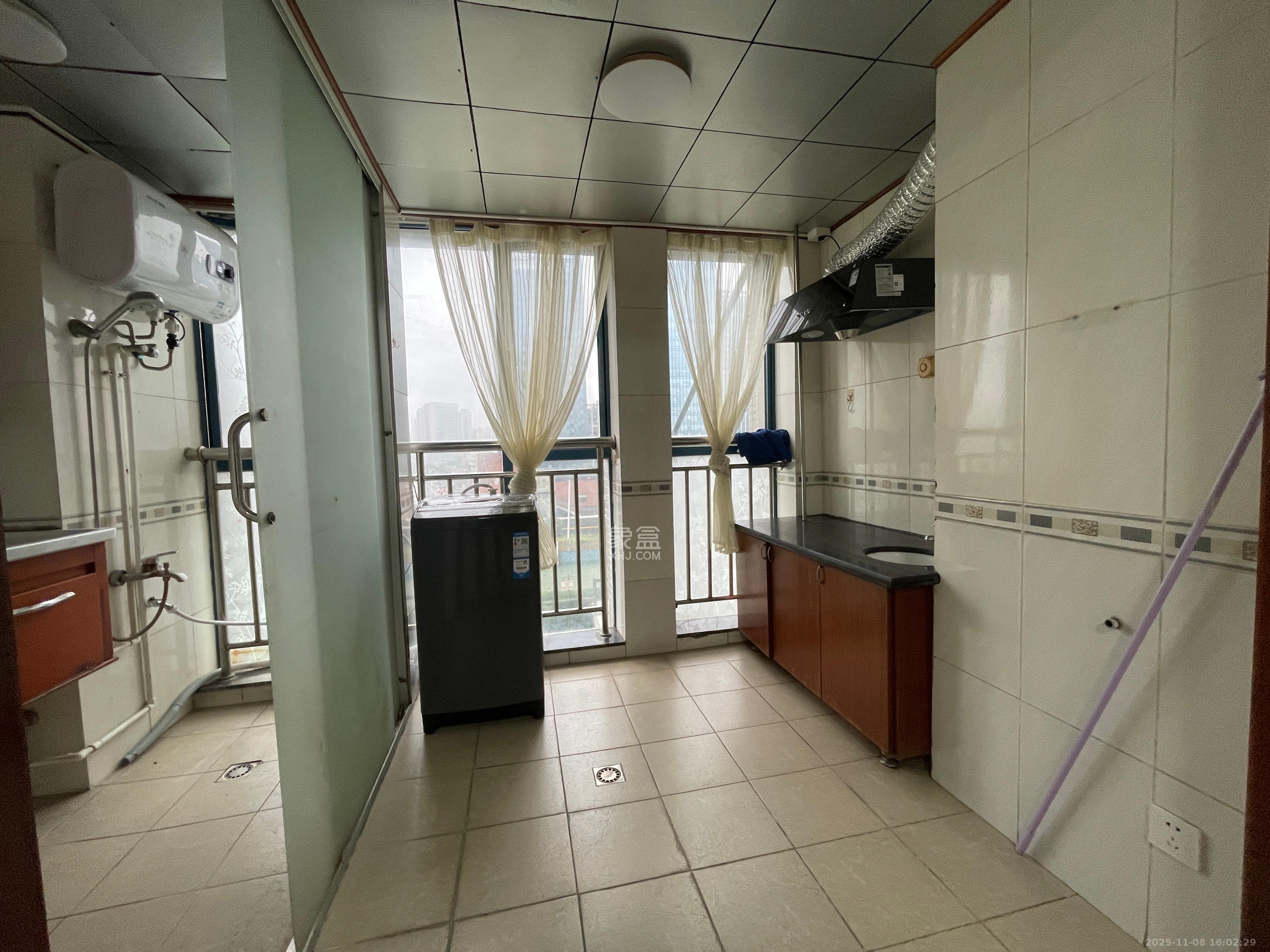 东一国际  1室1厅1卫    1780.0元/月室内图